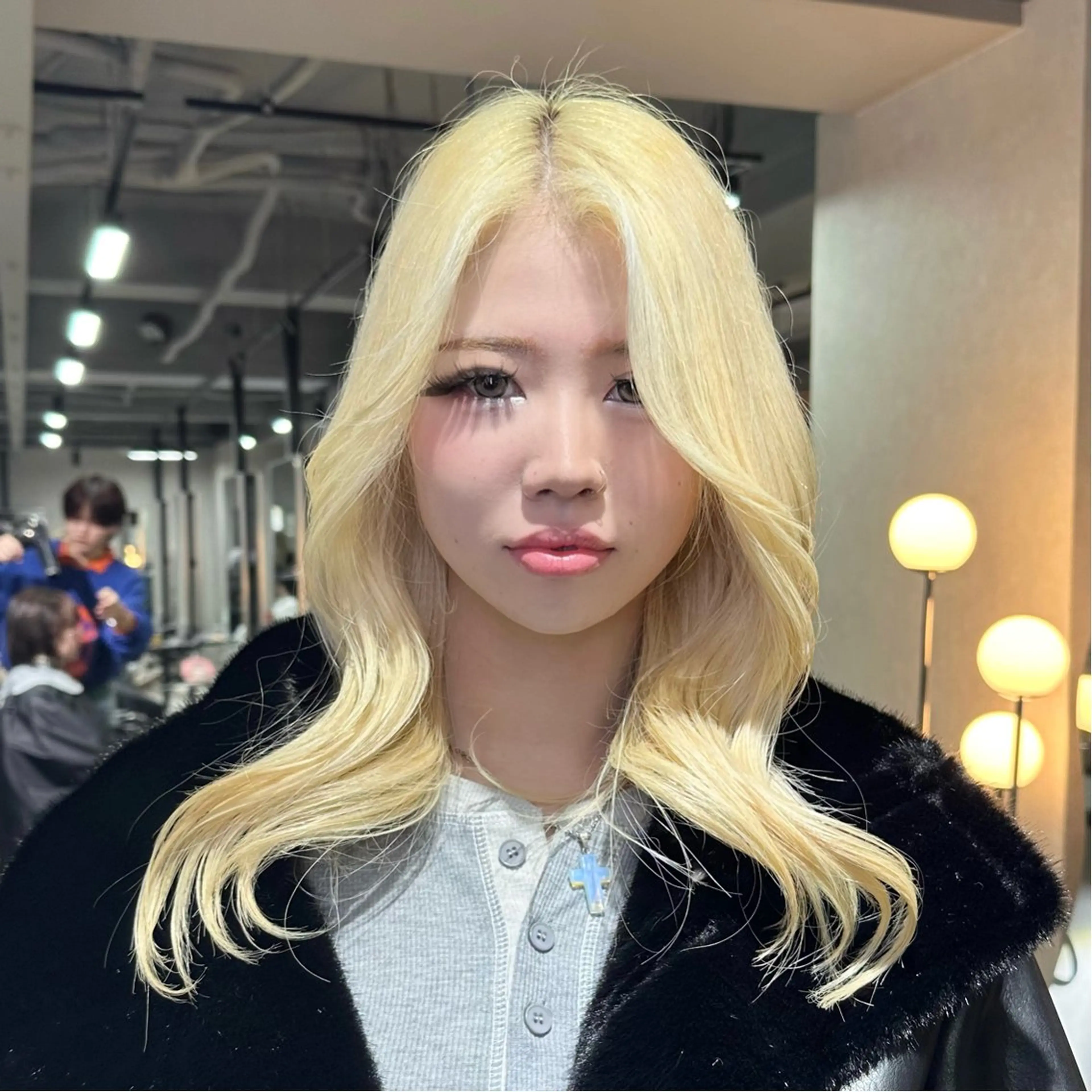 ミディアム ケアカラー ボブ 髪質改善 レイヤーカット トリートメント 艶髪カラー/レイヤ ー支持No.1renのヘアスタイル