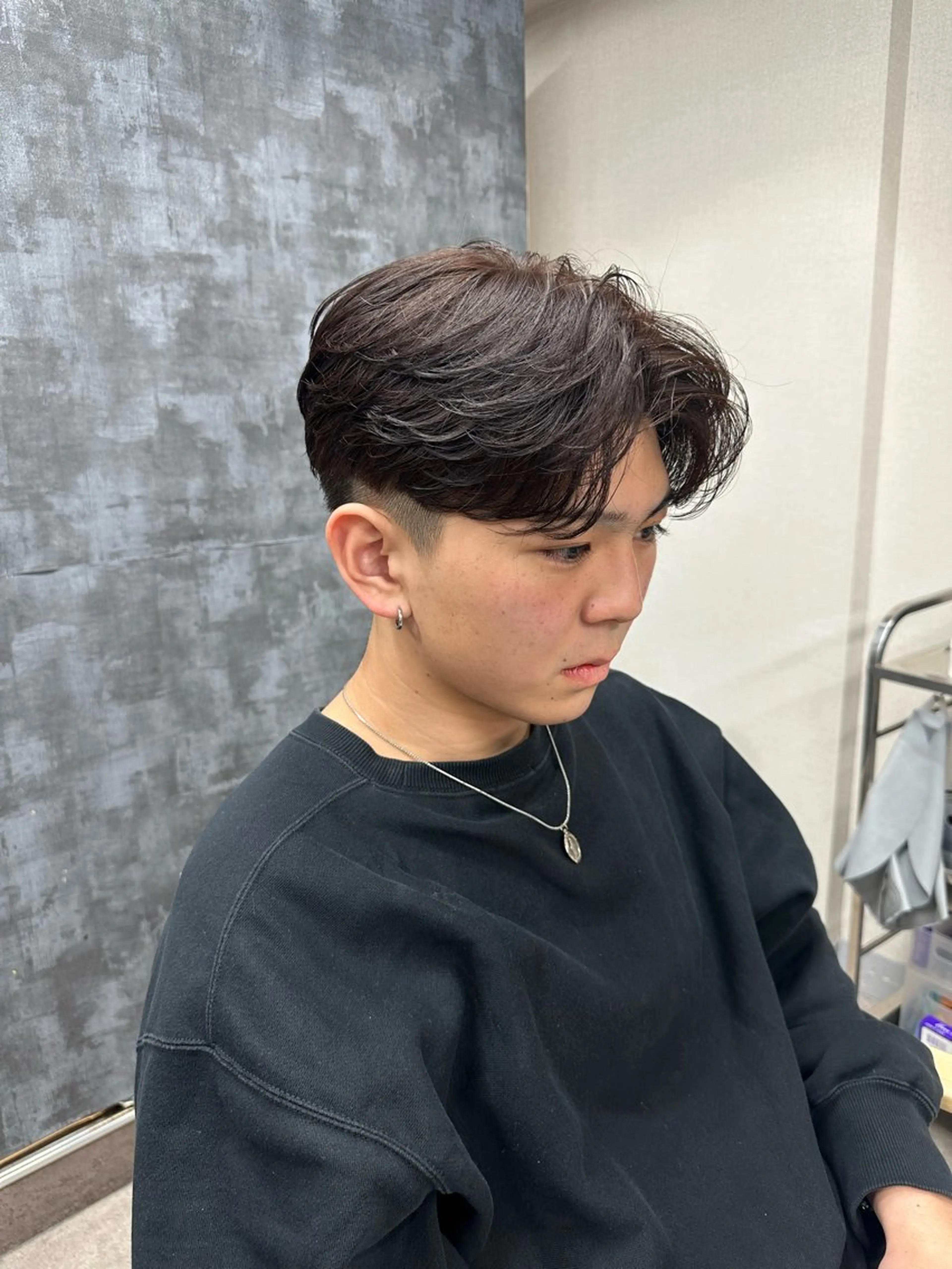 ショート パーマ メンズ センターパート SALOWIN 原宿 iori所属・🌟原宿指名No.1 センターパート⭐️のヘアスタイル