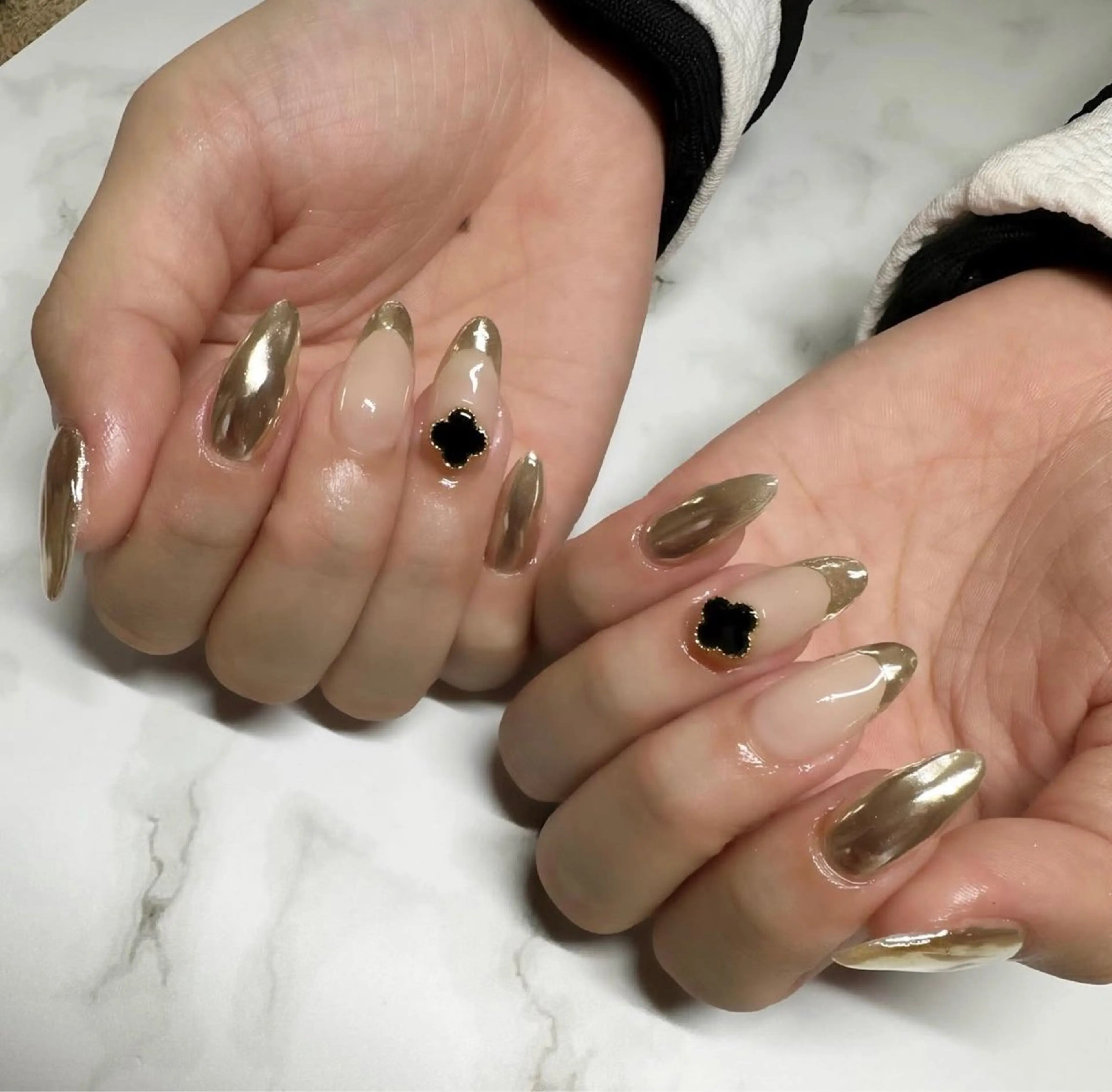 ネイル フレンチネイル ミラーネイル Aicome所属・aicome senaのネイルデザイン