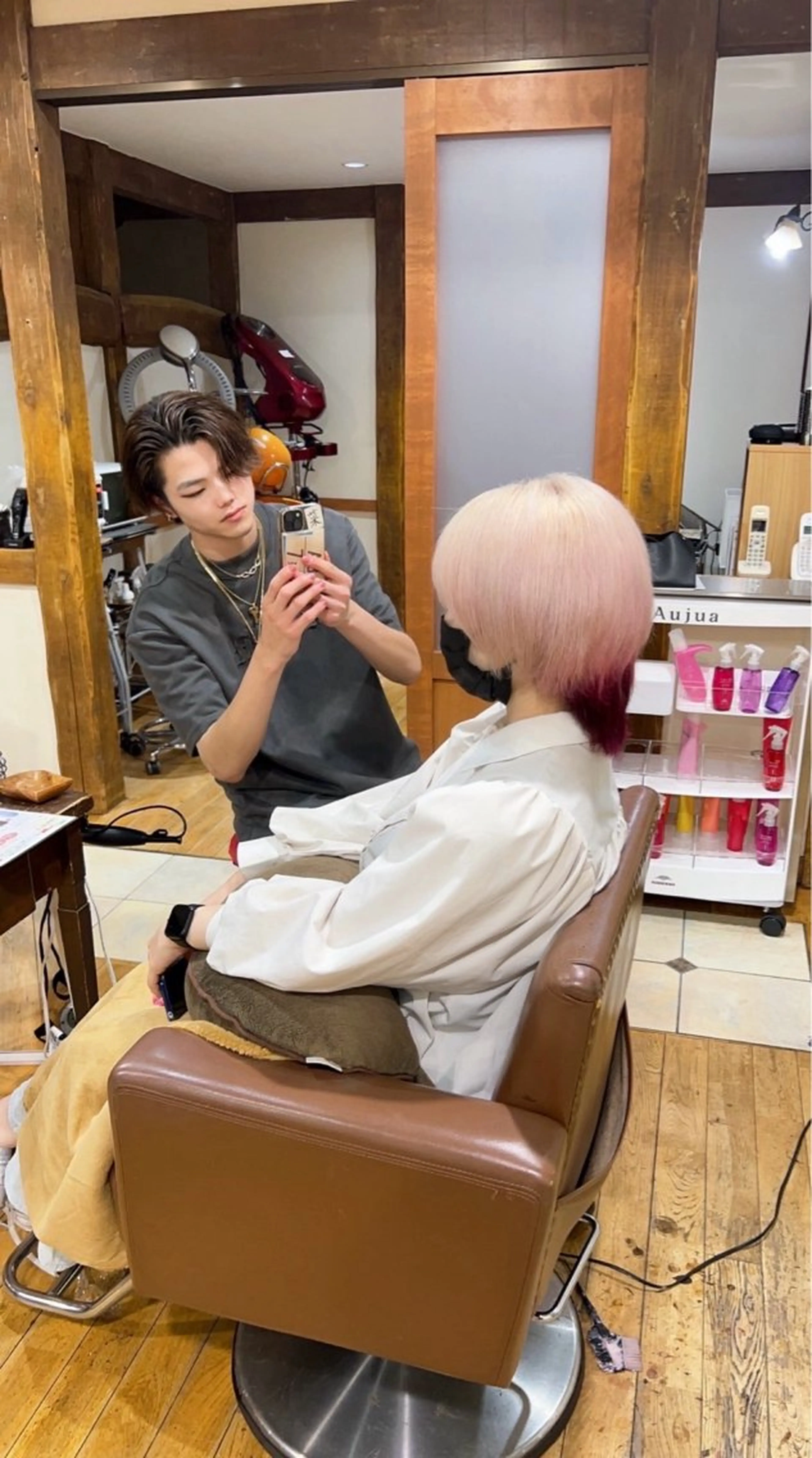 カラー 穴山 斗希のヘアスタイル