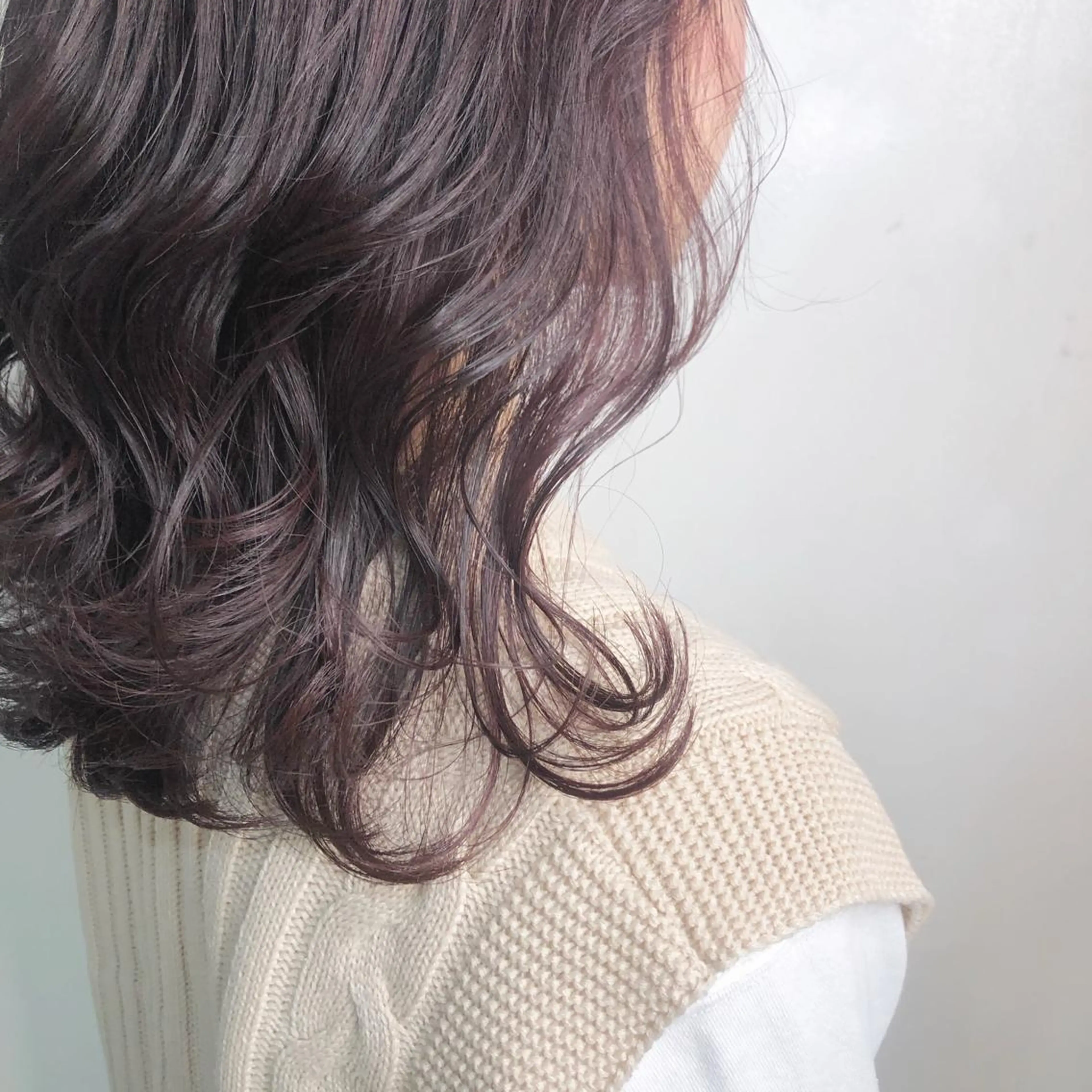 ミディアム カラー ヘアアレンジ マツエク・マツパ ブラウンカラー パープルカラー パープルブラウン カラーマツエク カット ヘアカラー トリートメント Noah's　Ark所属・透明感カラー🫧ヘア セット🫧松本菜月の眉毛・アイブロウイメージ