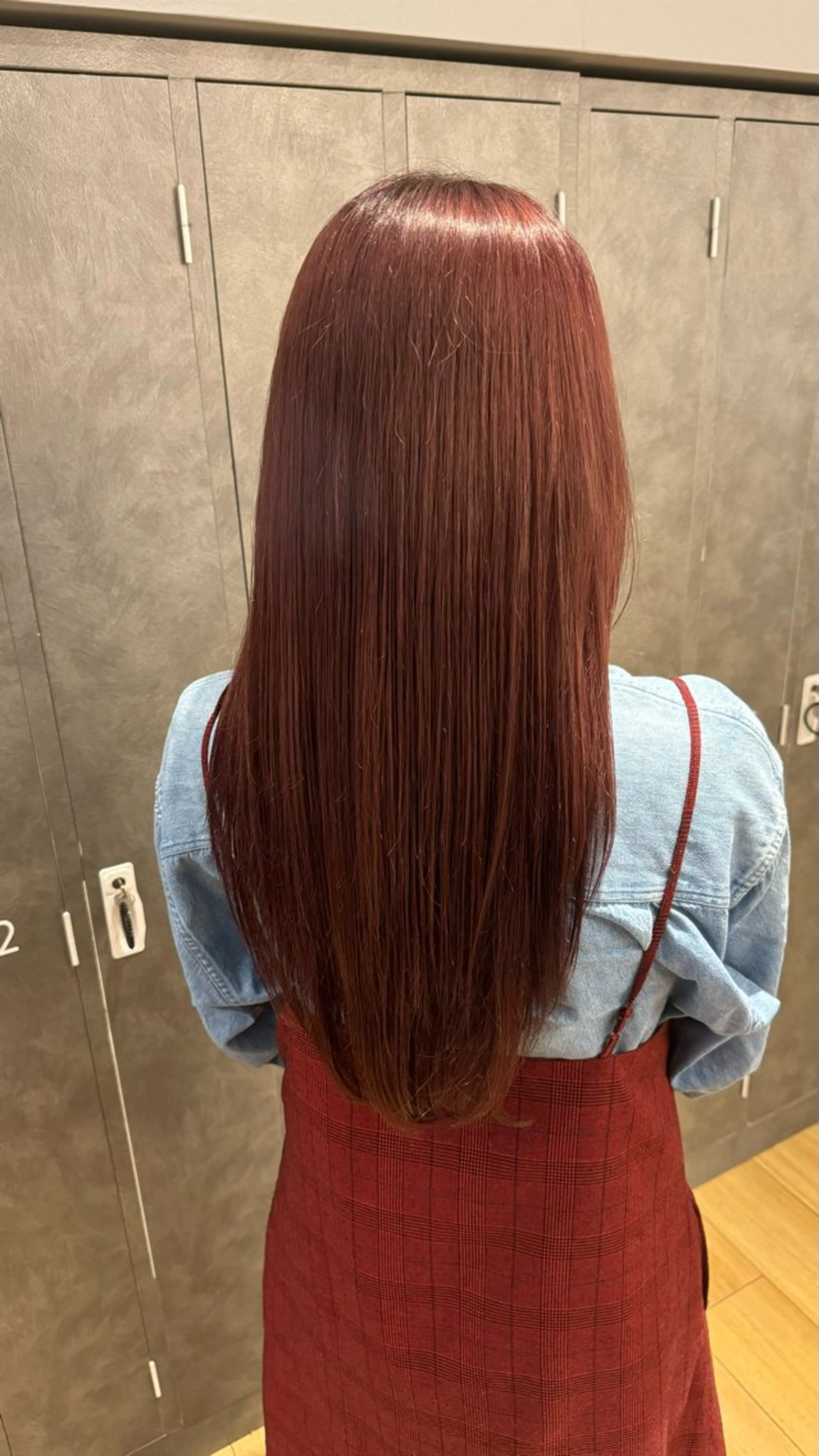 ロング カラー ブラウンカラー ピンクカラー ピンクブラウン 藤原 萌衣のヘアスタイル