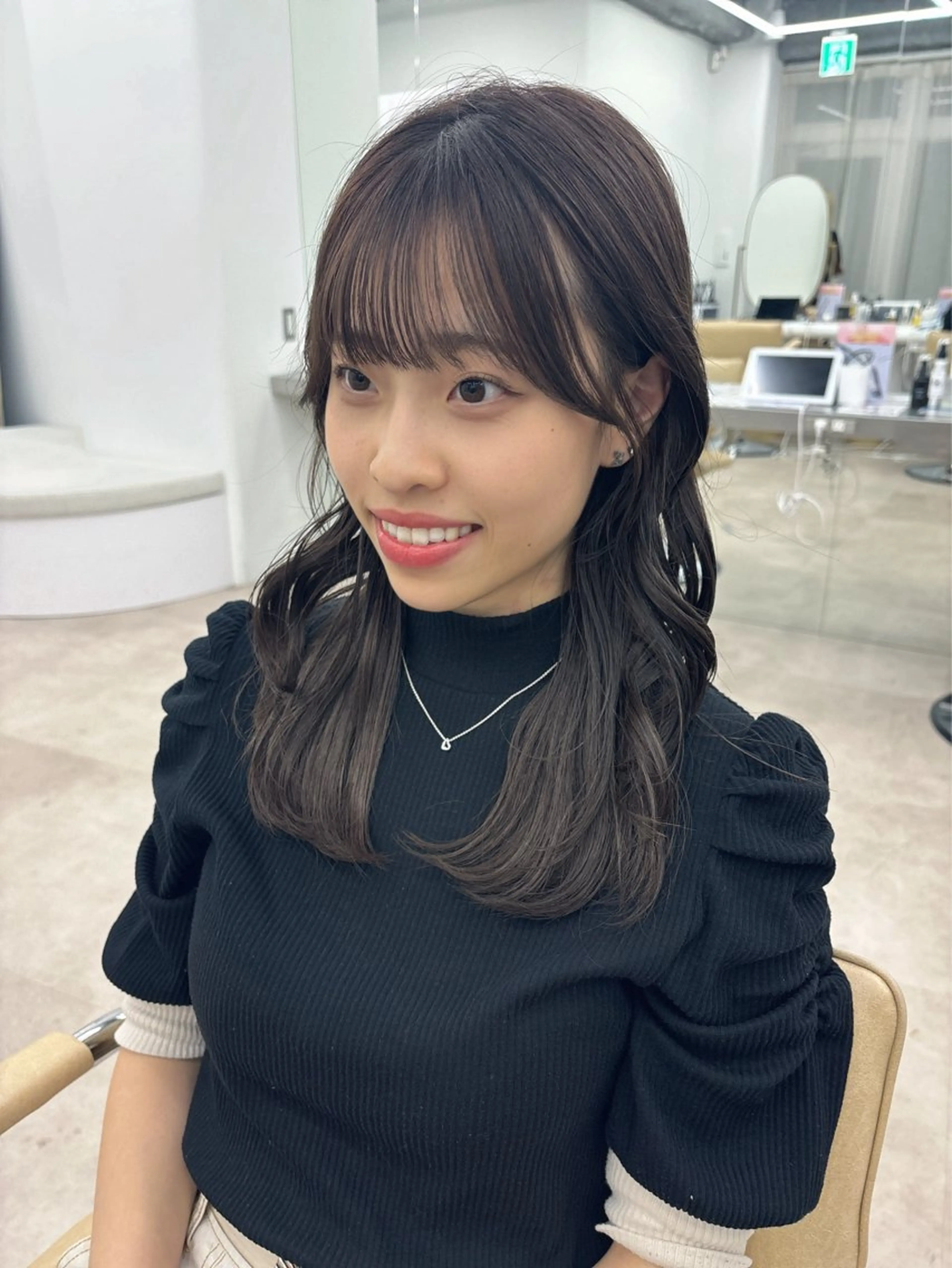 セミロング リン🔔ボブ cut ベージュカラー🤎のヘアスタイル