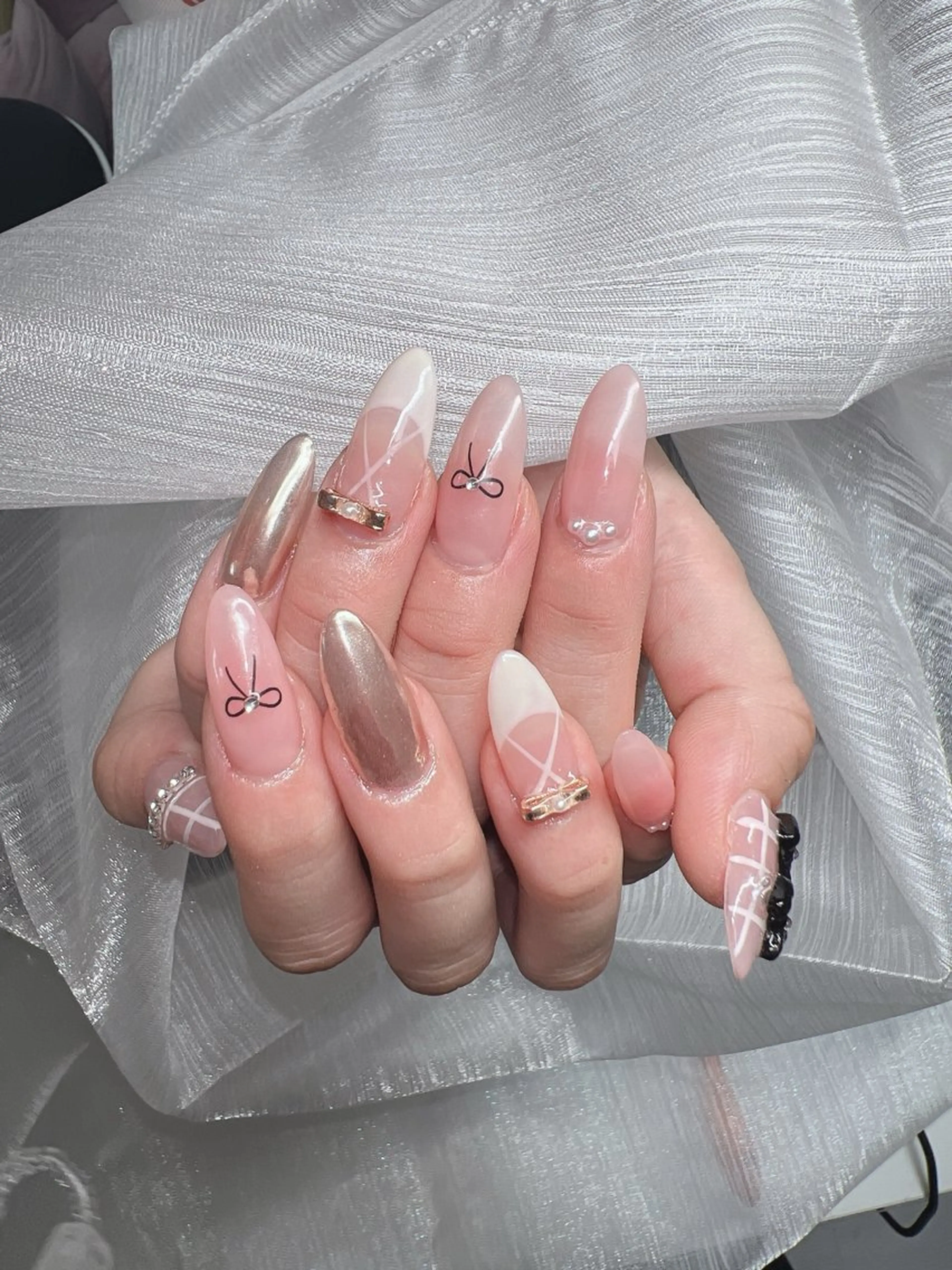 ネイル マグネットネイル ミラーネイル ピンク ネイルチップ 冬ネイル Lee Nailsのネイルデザイン