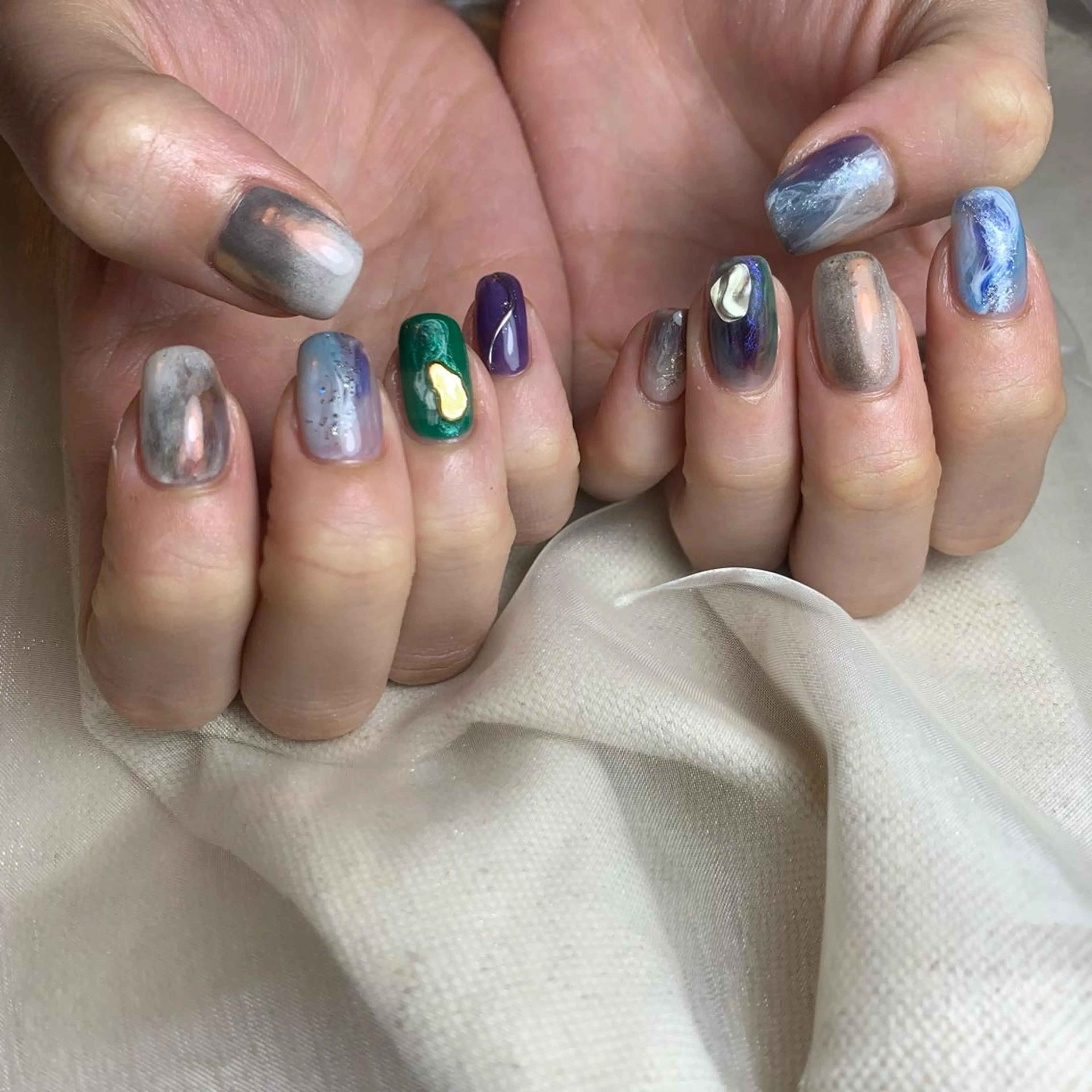 ネイル ハンドネイル repos~ルポ~所属・里見 麗のネイルデザイン