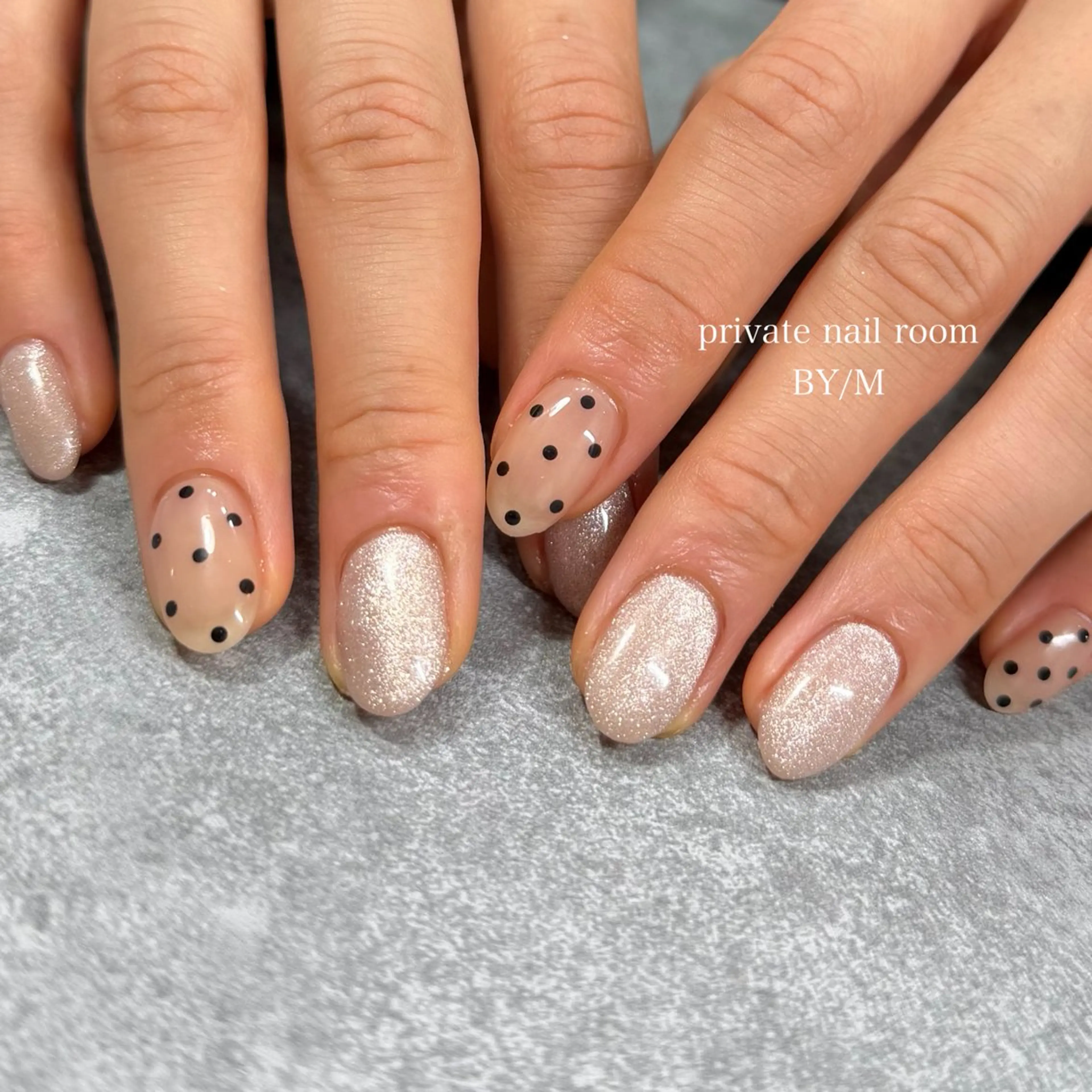 ネイル ドット マグネットネイル 持ち込み シンプルネイル ハンドネイル BY / Mのネイルデザイン
