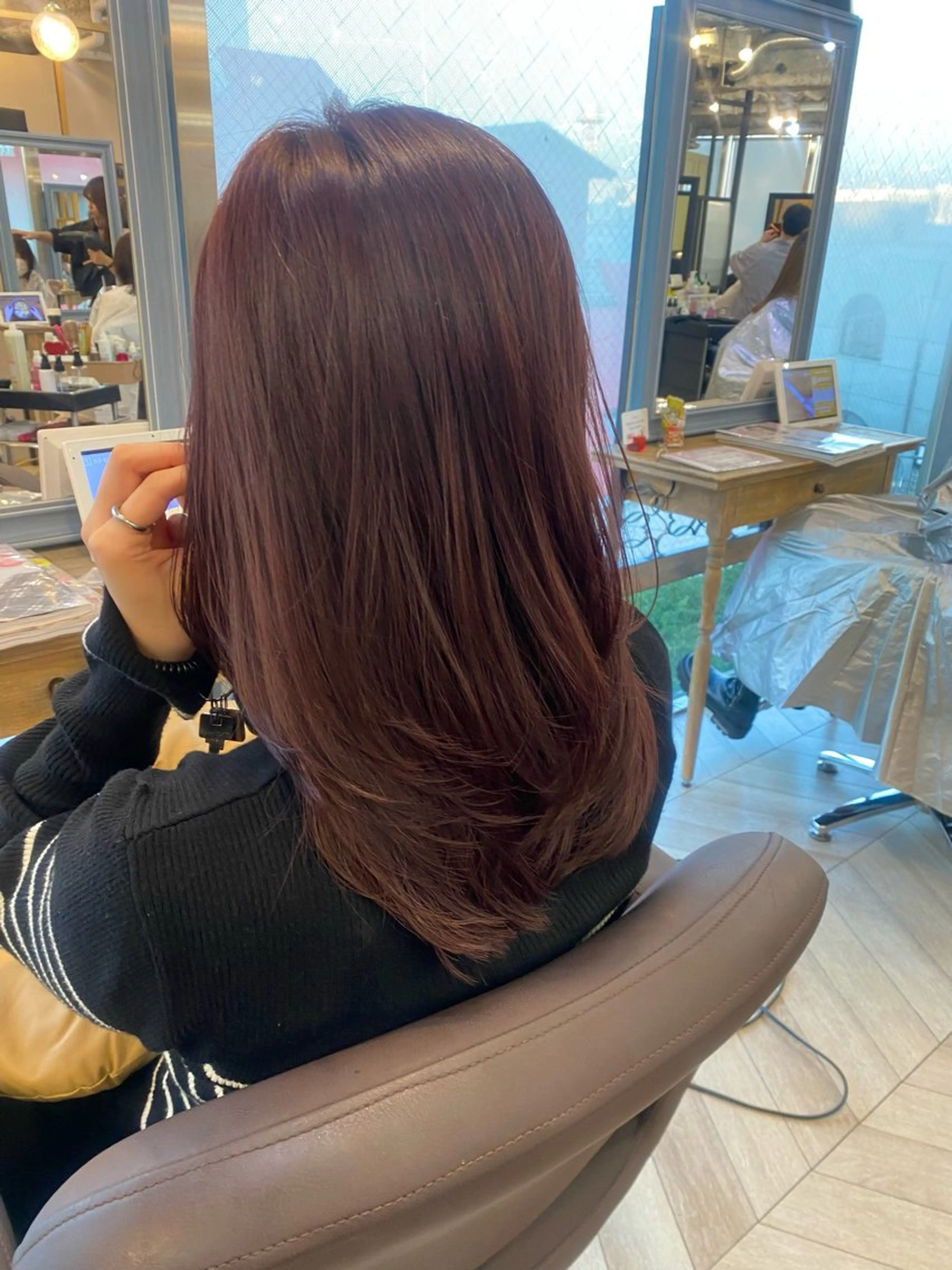 セミロング カット ヘアカラー トリートメント ヤスザトアヤノ ／レイヤー／オリーブのヘアスタイル