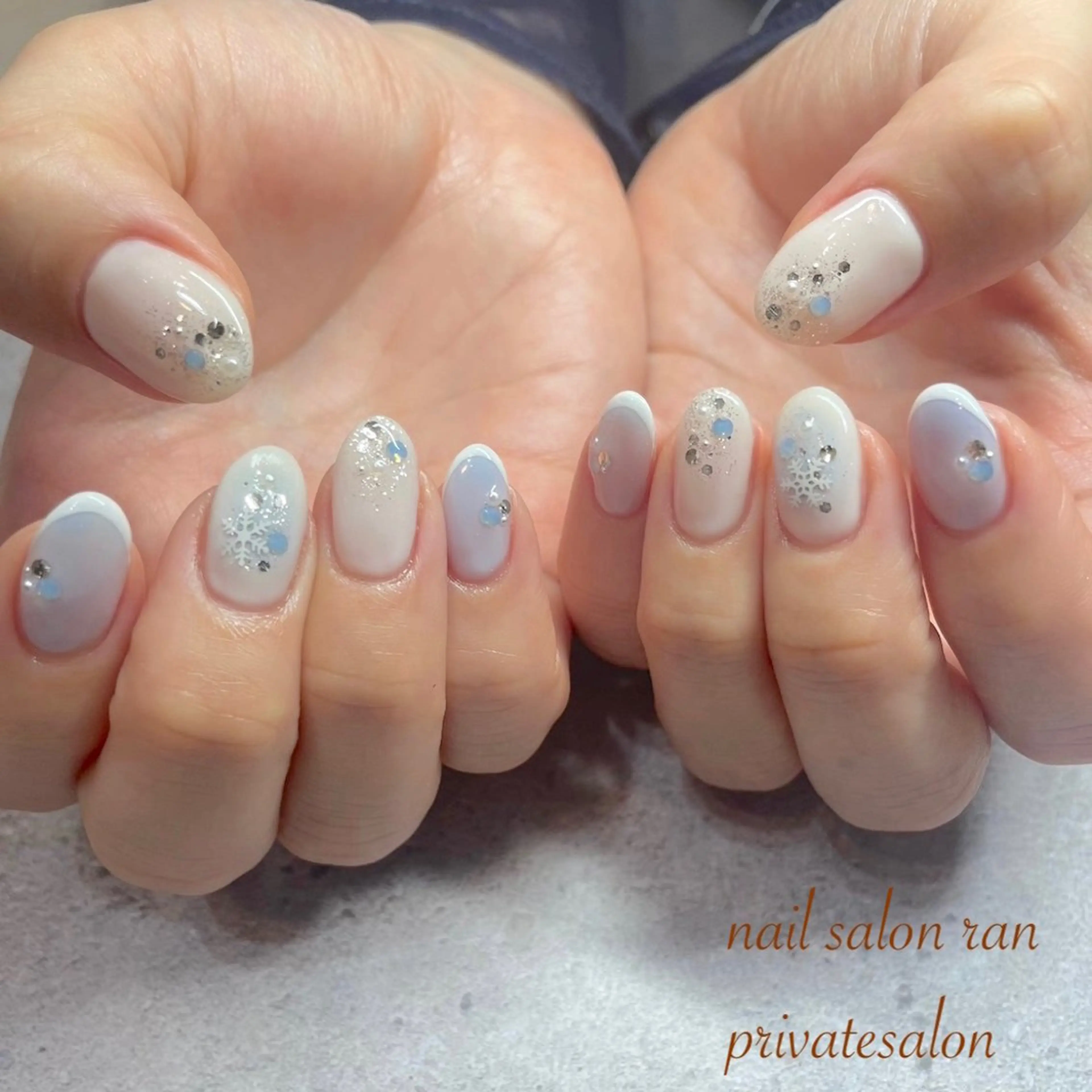 ネイル ブルー ラメ(グリッター) ホワイト ハンドネイル ハンドケア nailsalon ranのネイルデザイン