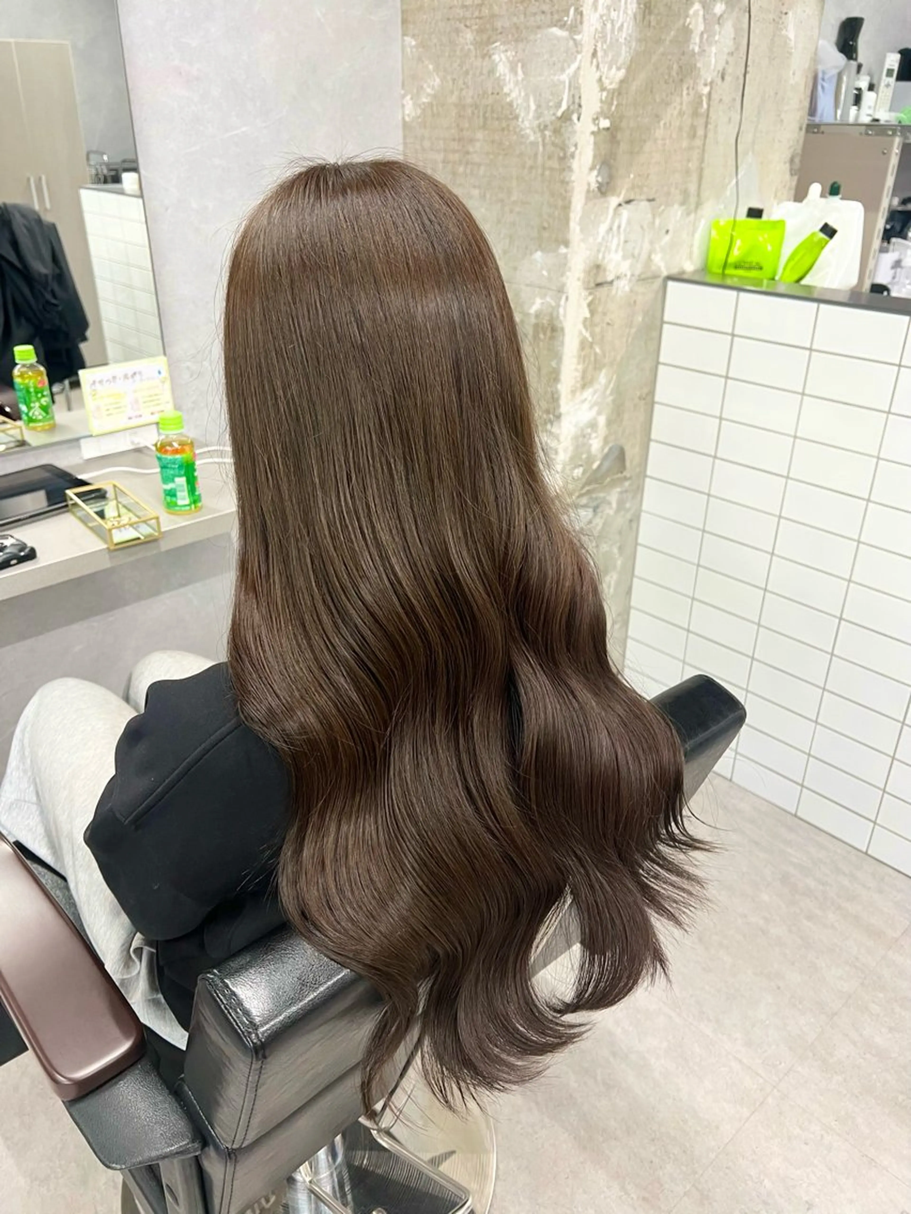 ロング ヘアカラー 石津 優菜のヘアスタイル