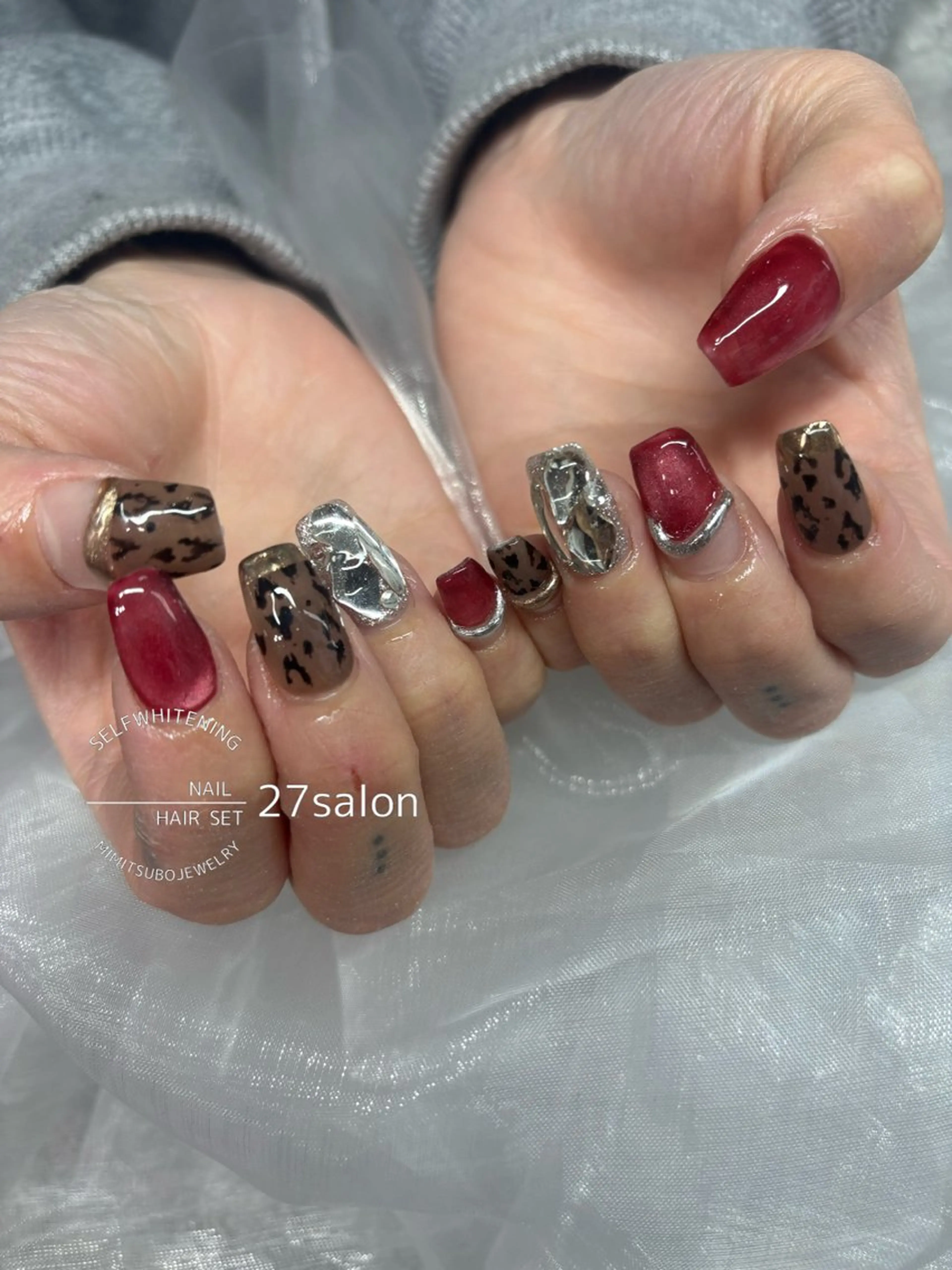 ネイル アニマル柄 マグネットネイル 赤色 ハンドネイル 27salon yuinaのネイルデザイン
