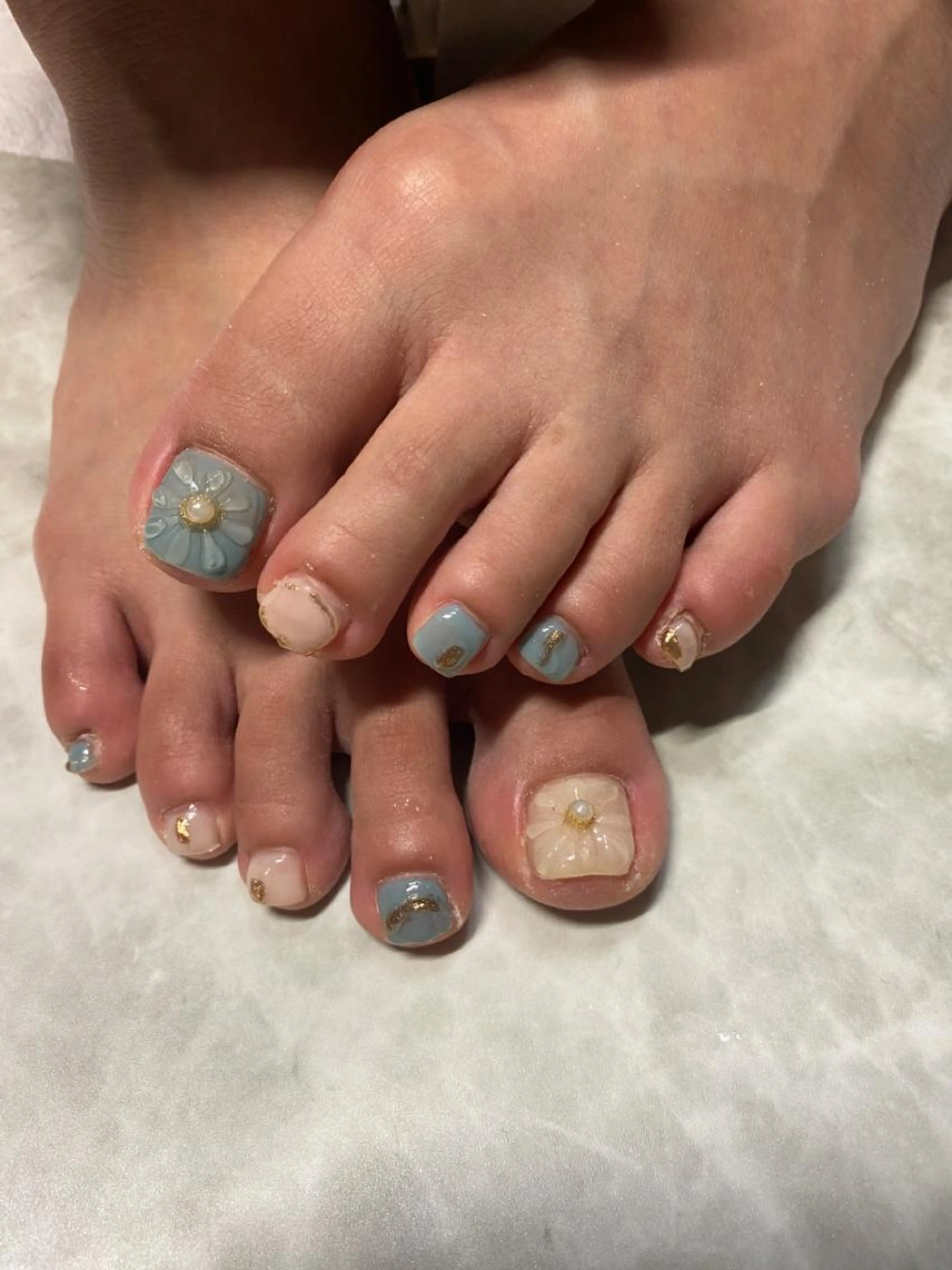 ご新規♡フットネイル【オフあり】華やかコース　お花アート　他多数デザインあり。の写真