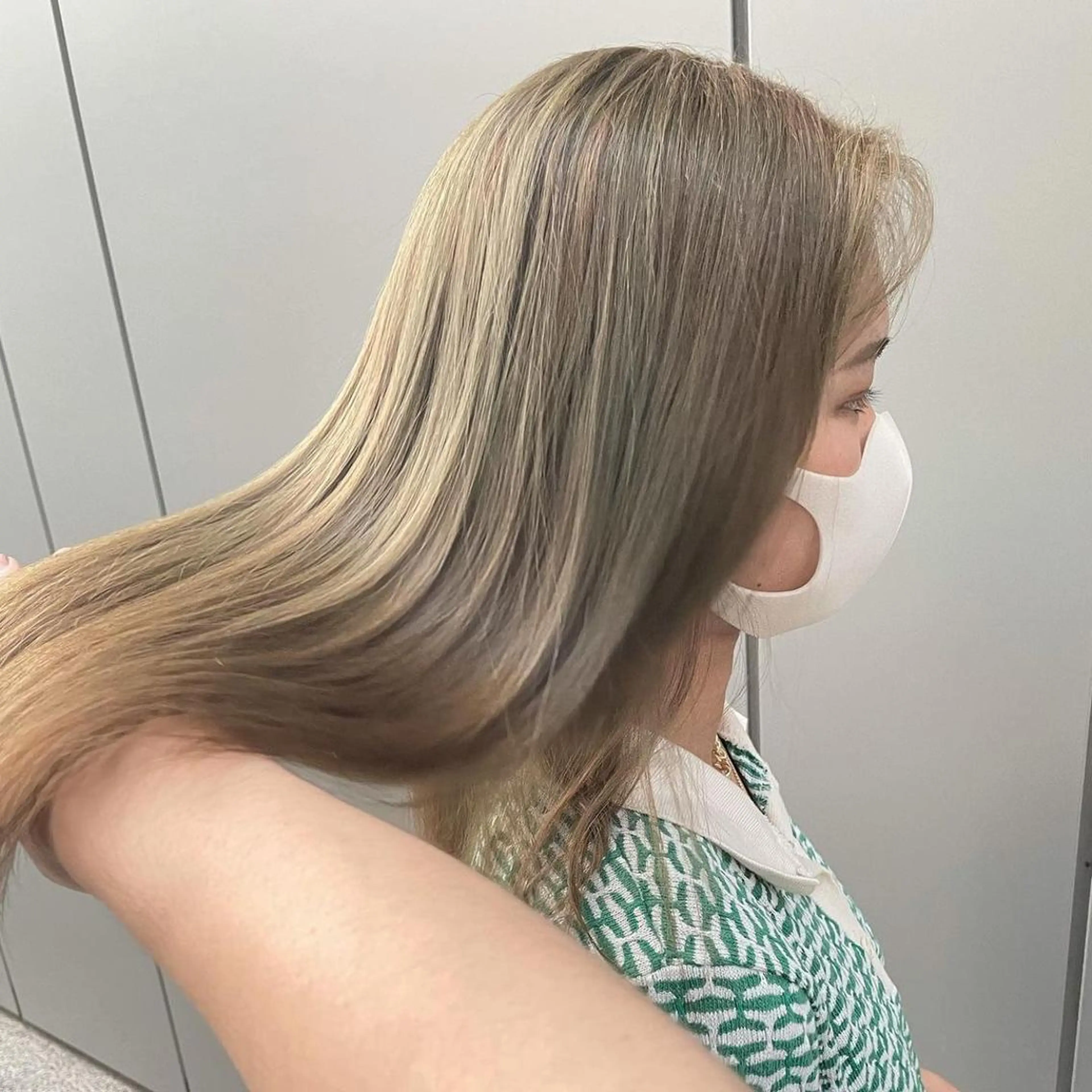 セミロング カラー 髪質改善 Noe心斎橋店のヘアスタイル