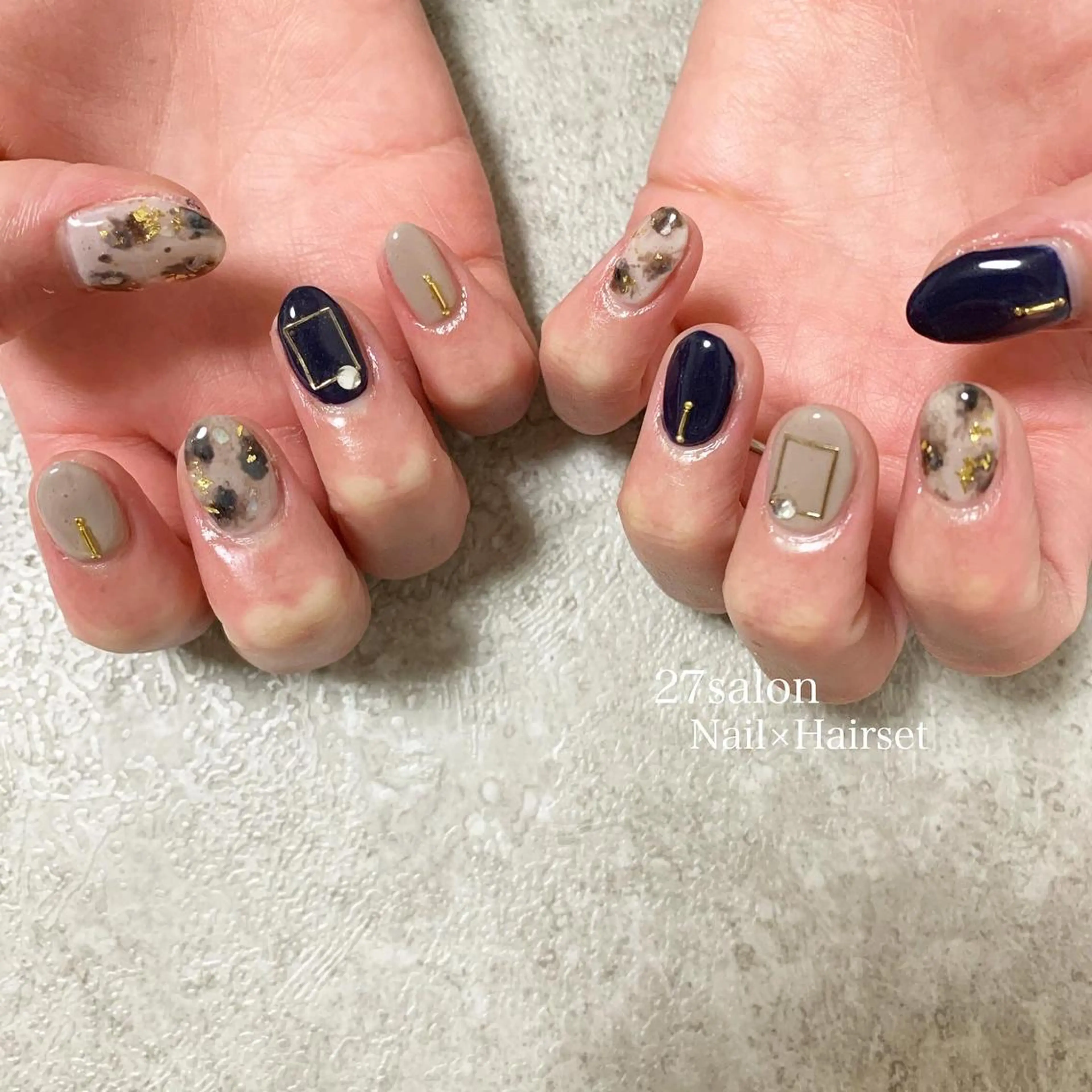 ネイル べっ甲ネイル ネイビー 27salon yuinaのネイルデザイン