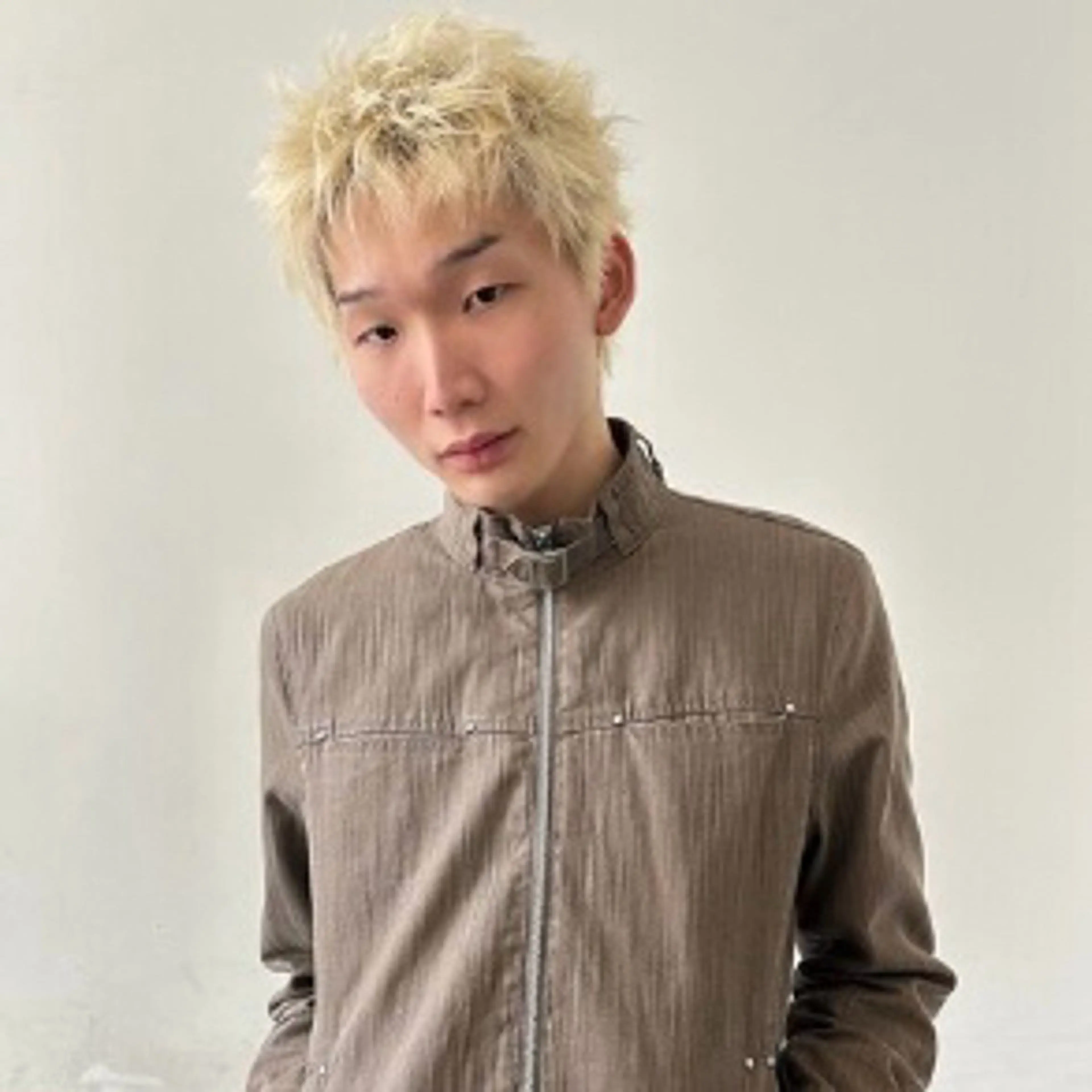 ショート カラー メンズ カット パーマ ハイトーン/パーマ/ メンズ / 櫻本🌐のヘアスタイル