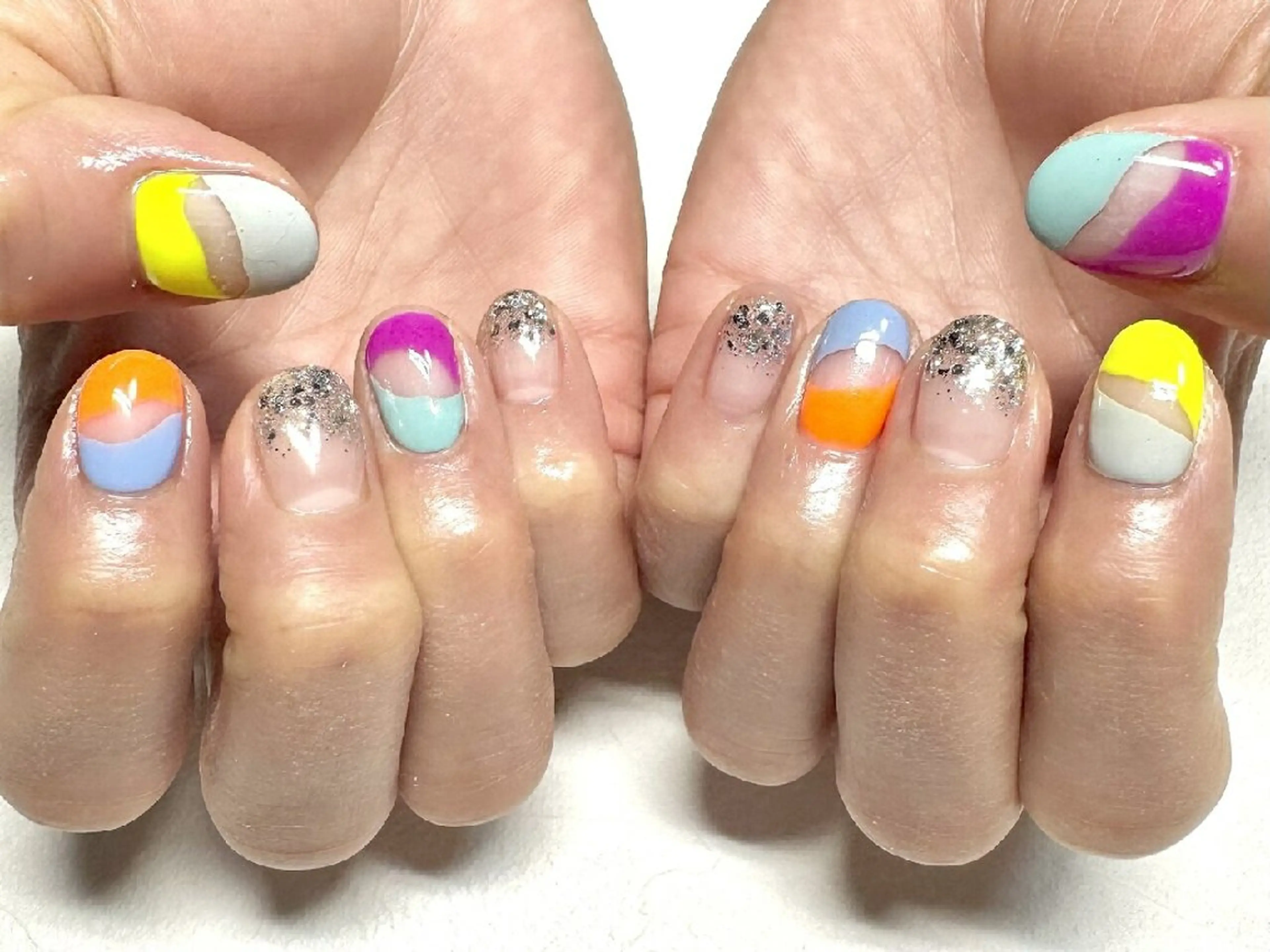 ネイル 韓国ネイル ラメ(グリッター) ワンカラーネイル ピンク リボン ハンドネイル JULIE NAILのネイルデザイン