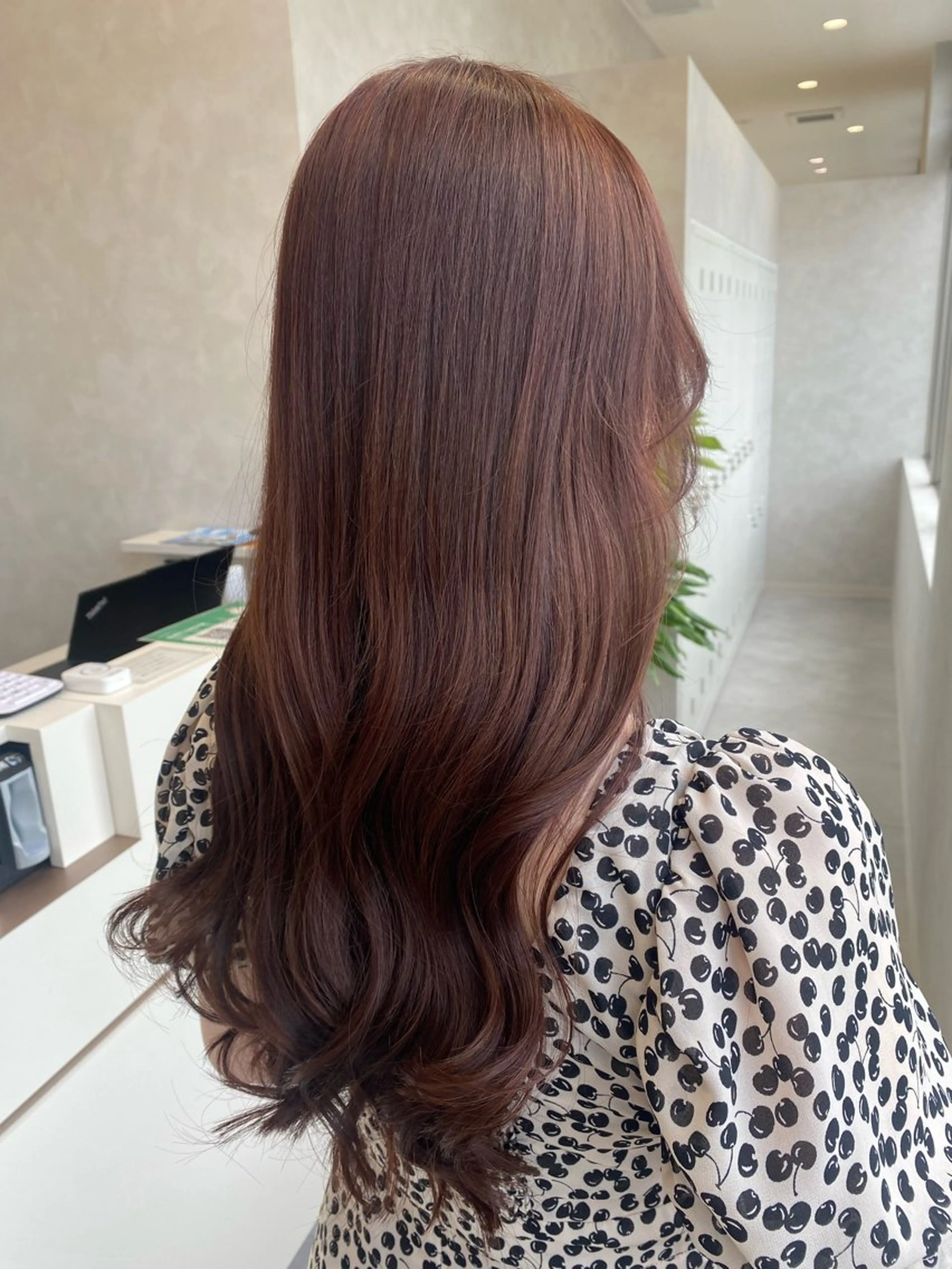 ロング カラー ブラウンカラー ピンクカラー ピンクブラウン カット ヘアカラー 韓国ヘア・カラー 🩵SHIZUKUのヘアスタイル