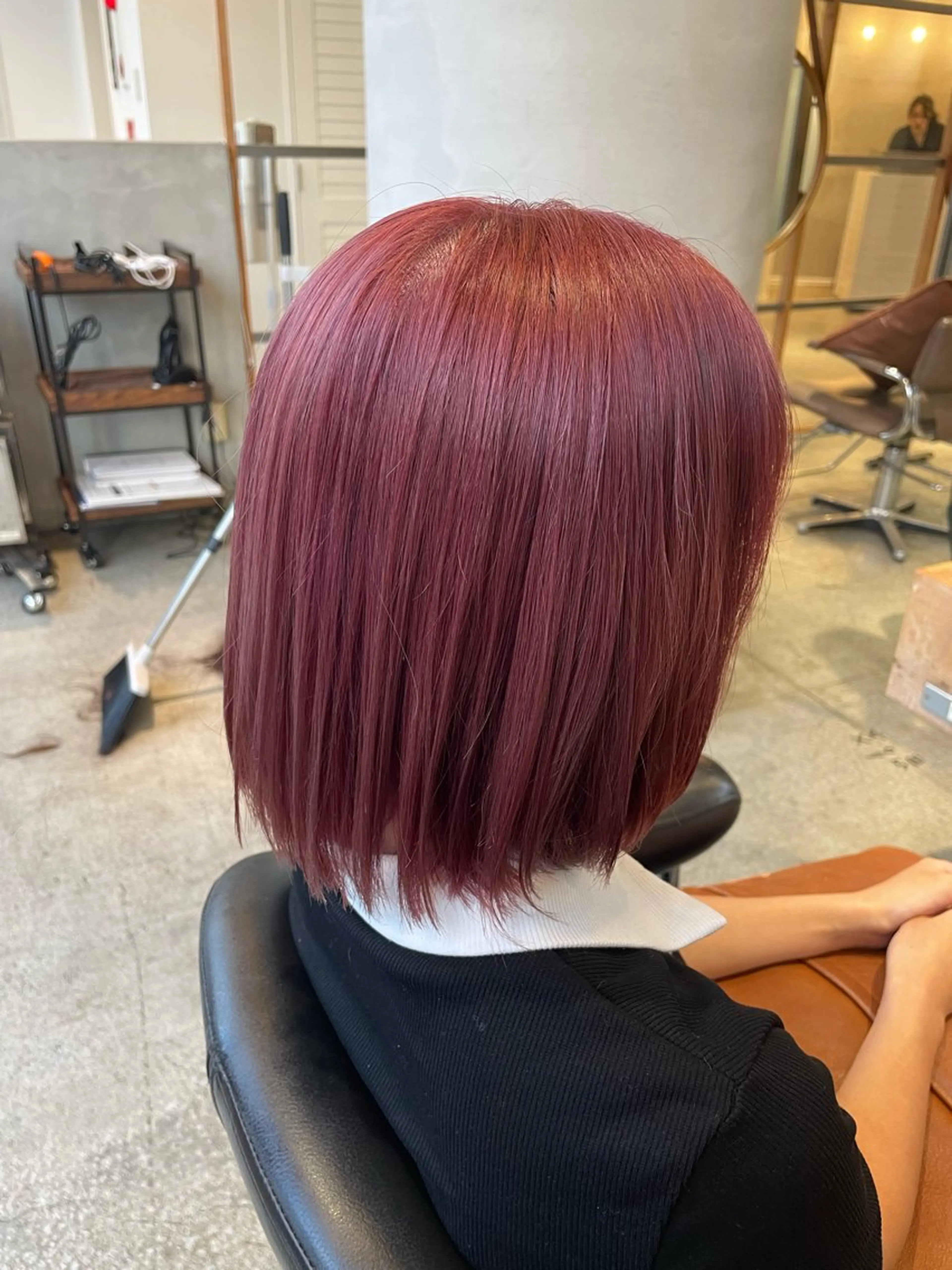 ミディアム カラー パーマ ヘアアレンジ ヘアカラー トリートメント ハイトーンカラー🤍 山下 優華のヘアスタイル