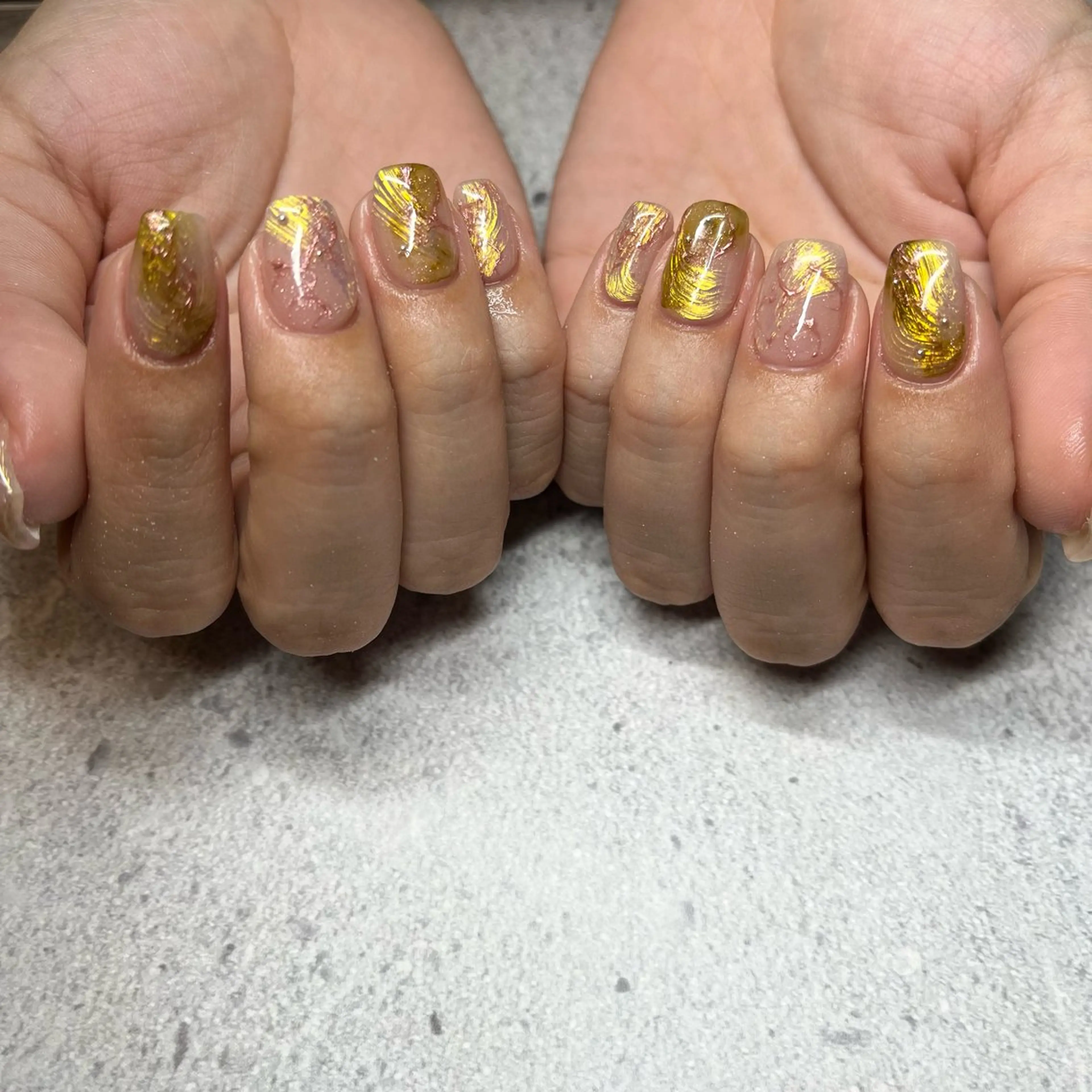 ミディアム ハンドネイル watabe .のネイルデザイン