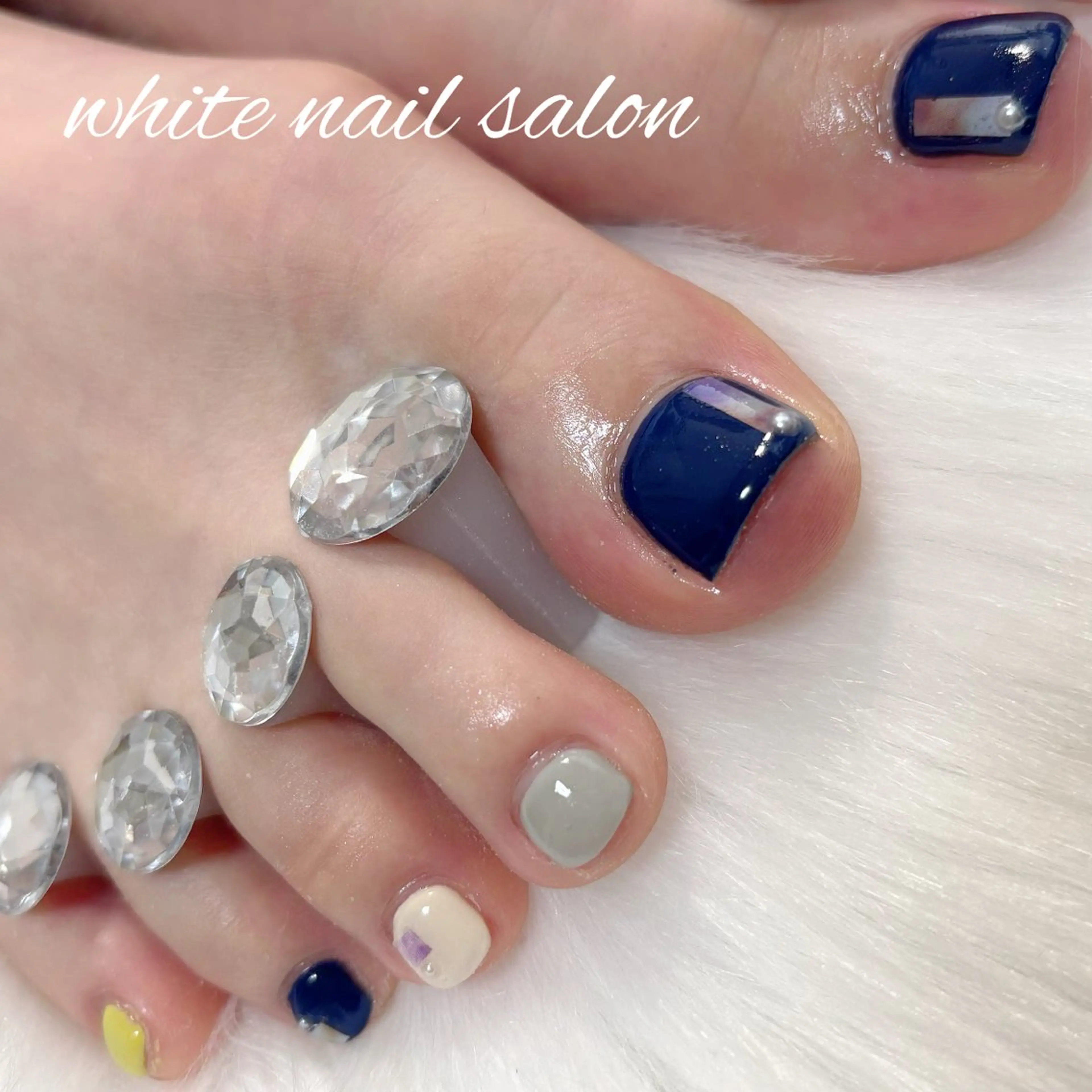 ネイル フットネイル フットネイル white nail salonのネイルデザイン