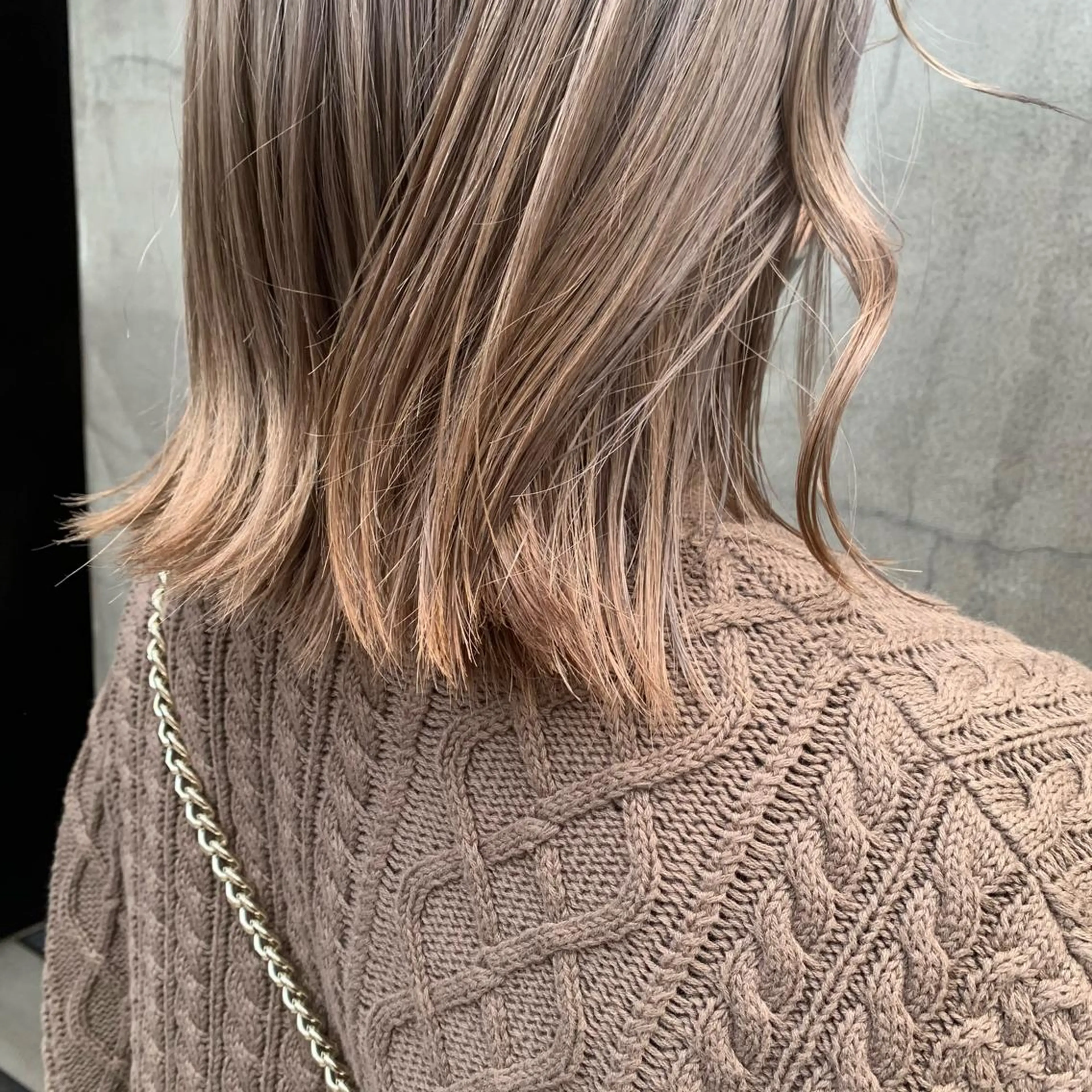 ミディアム カラー ヘアアレンジ ベージュカラー 髪質改善カラー&TR 縮毛矯正/弱酸性矯正のヘアスタイル