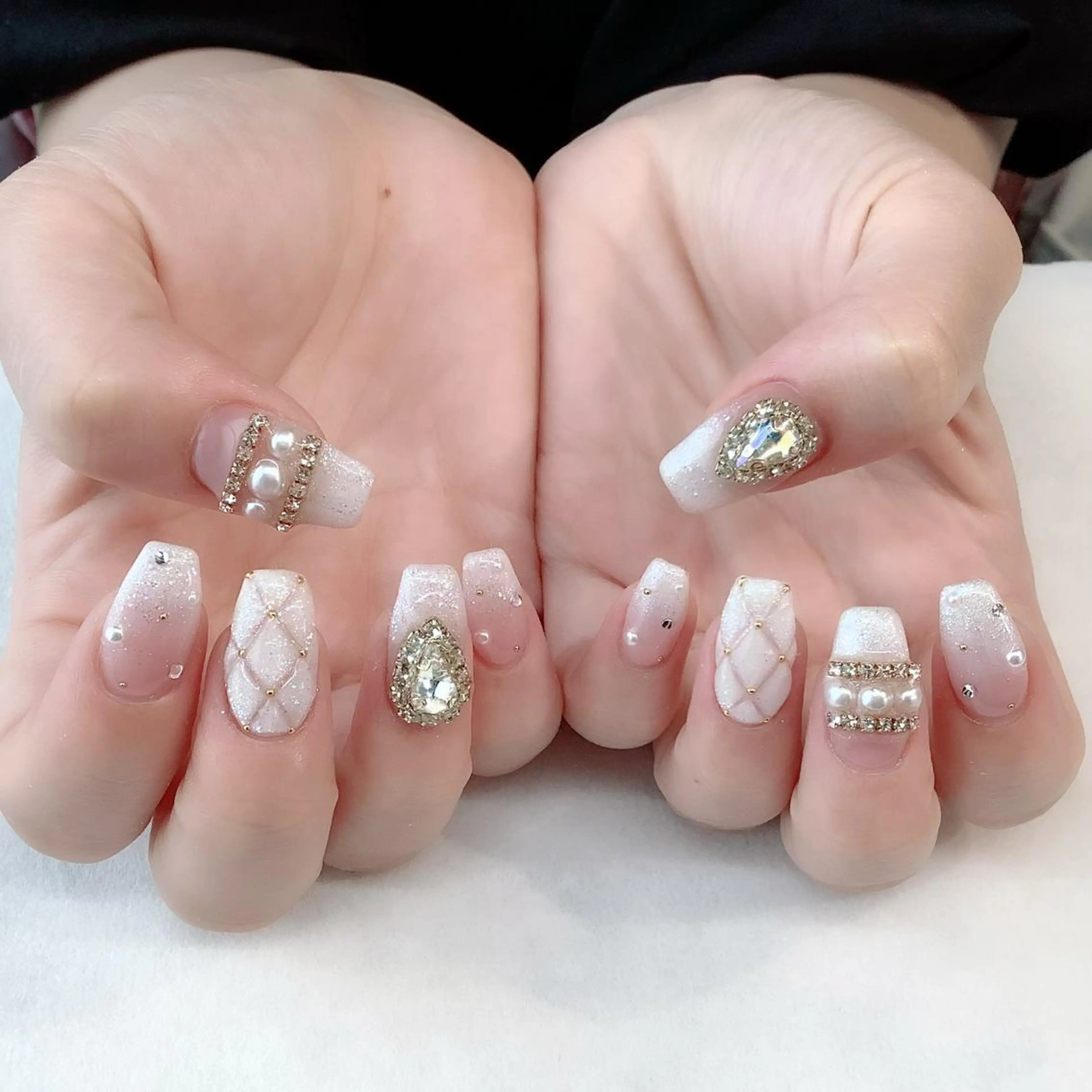 ネイル ハンドネイル 💎🐰 saki. m 🐰💎のネイルデザイン