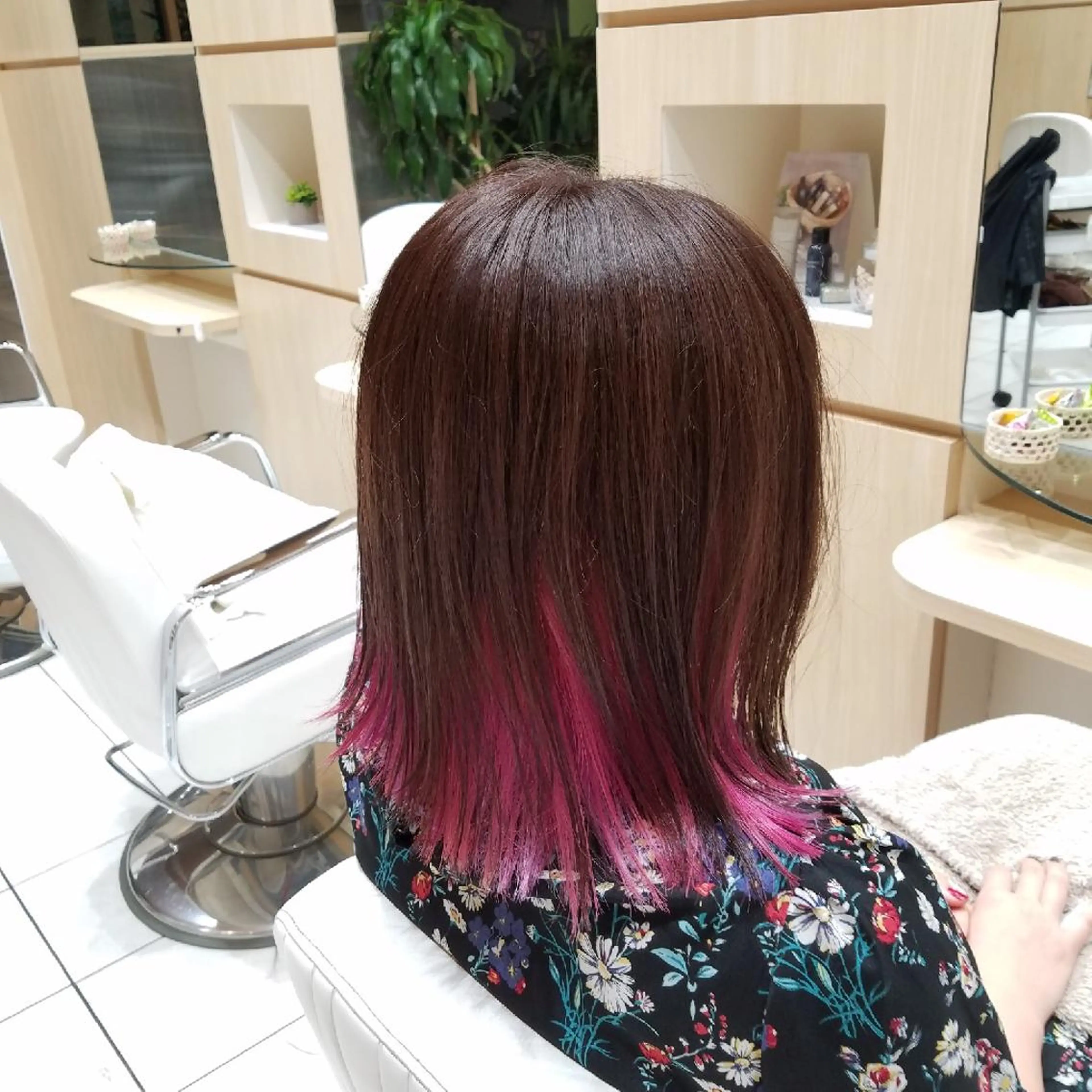 ミディアム BLUE MOON 辻岡健太のヘアスタイル