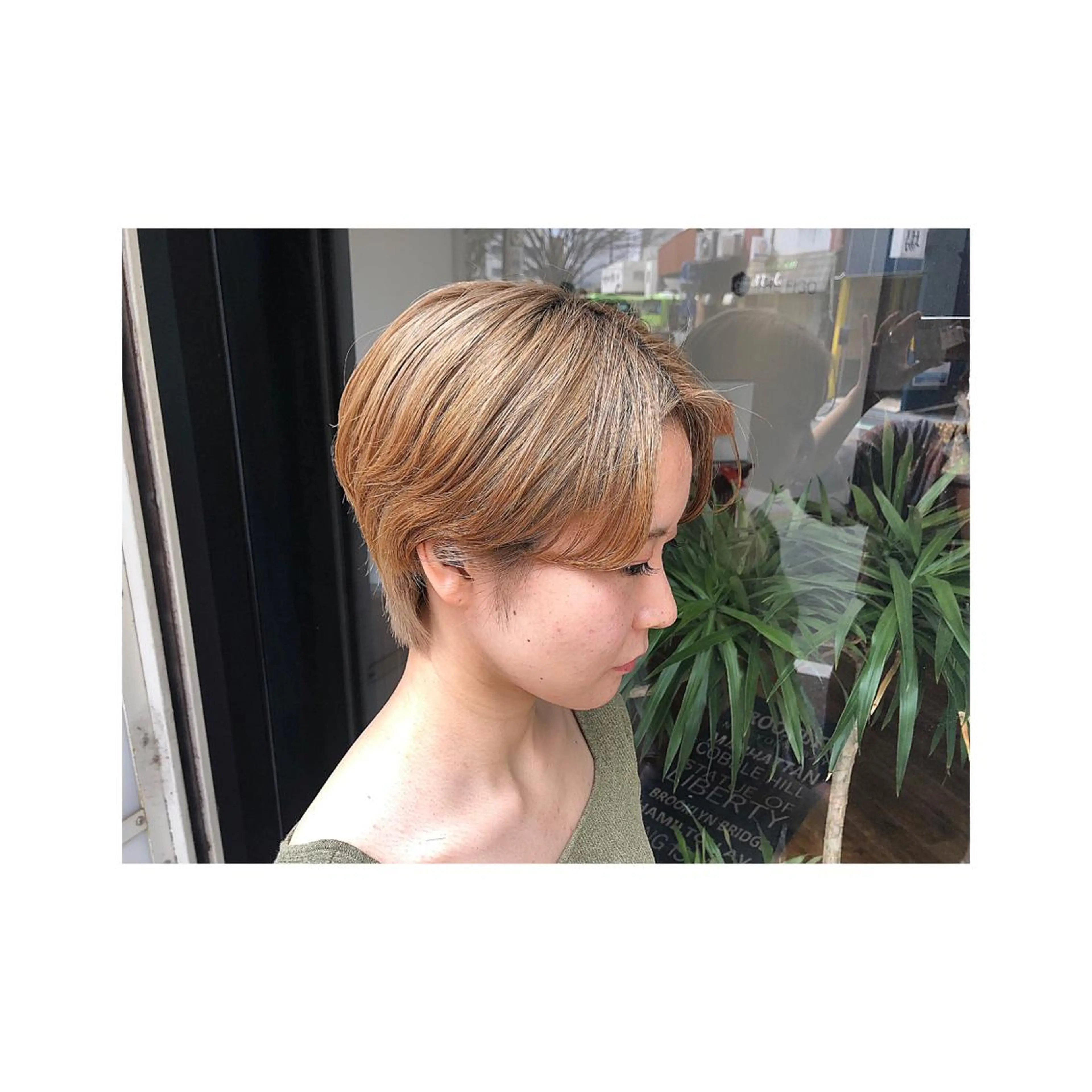 ショート カラー ハンサムショート ベージュカラー ホワイトベージュ ショートヘア ヘアカラー あらい なつみのヘアスタイル