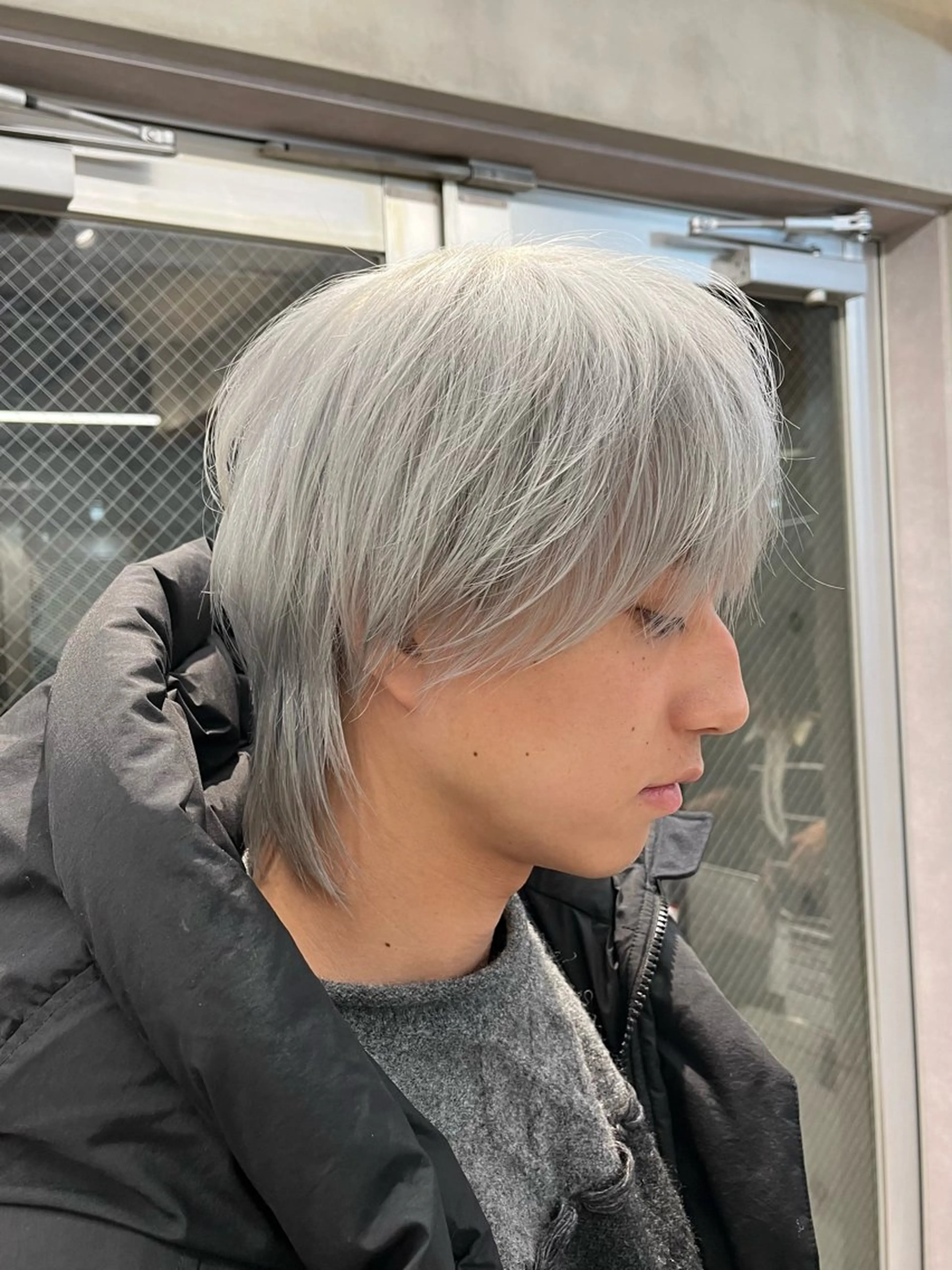 ミディアム ブリーチカラー🌈 ウルフカット🐺のヘアスタイル