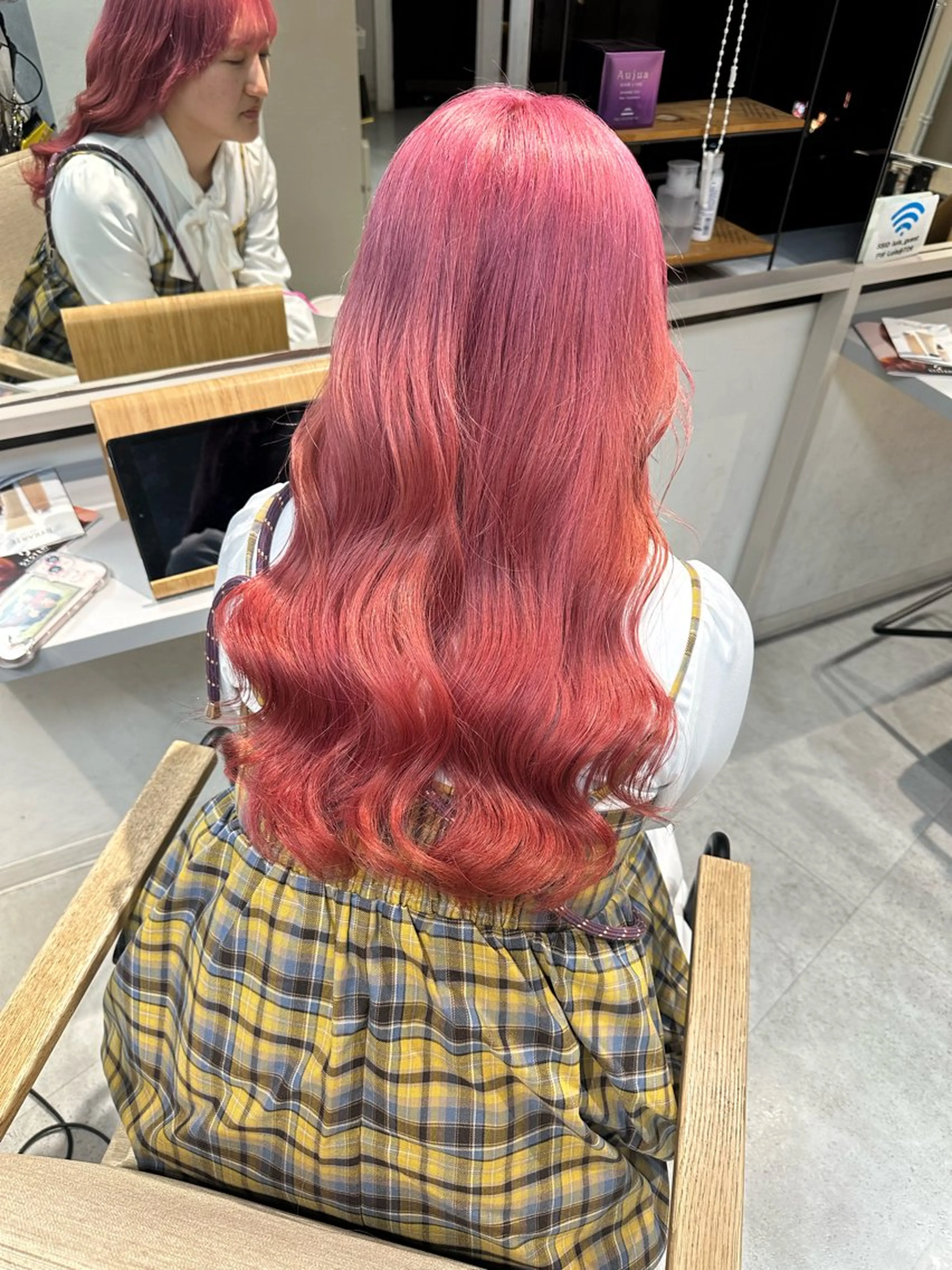 【ミニモ学割U24】トリートメント付きのお得なメニュー🉐ブリーチ+イルミナカラー+system トリートメント🎩の写真