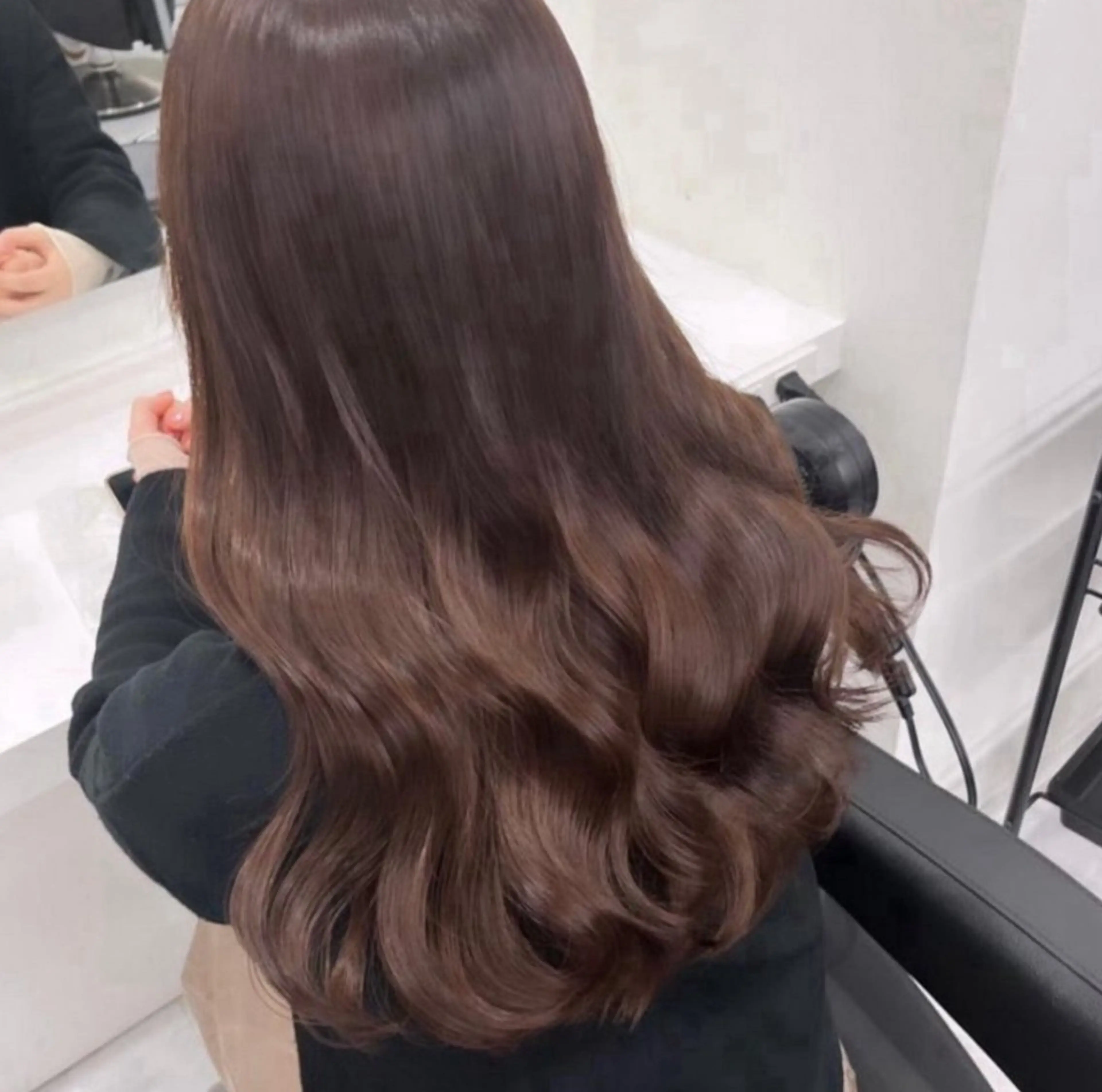 ロング カラー 🫧うる艶トレンド 🫧透明感カラーのヘアスタイル