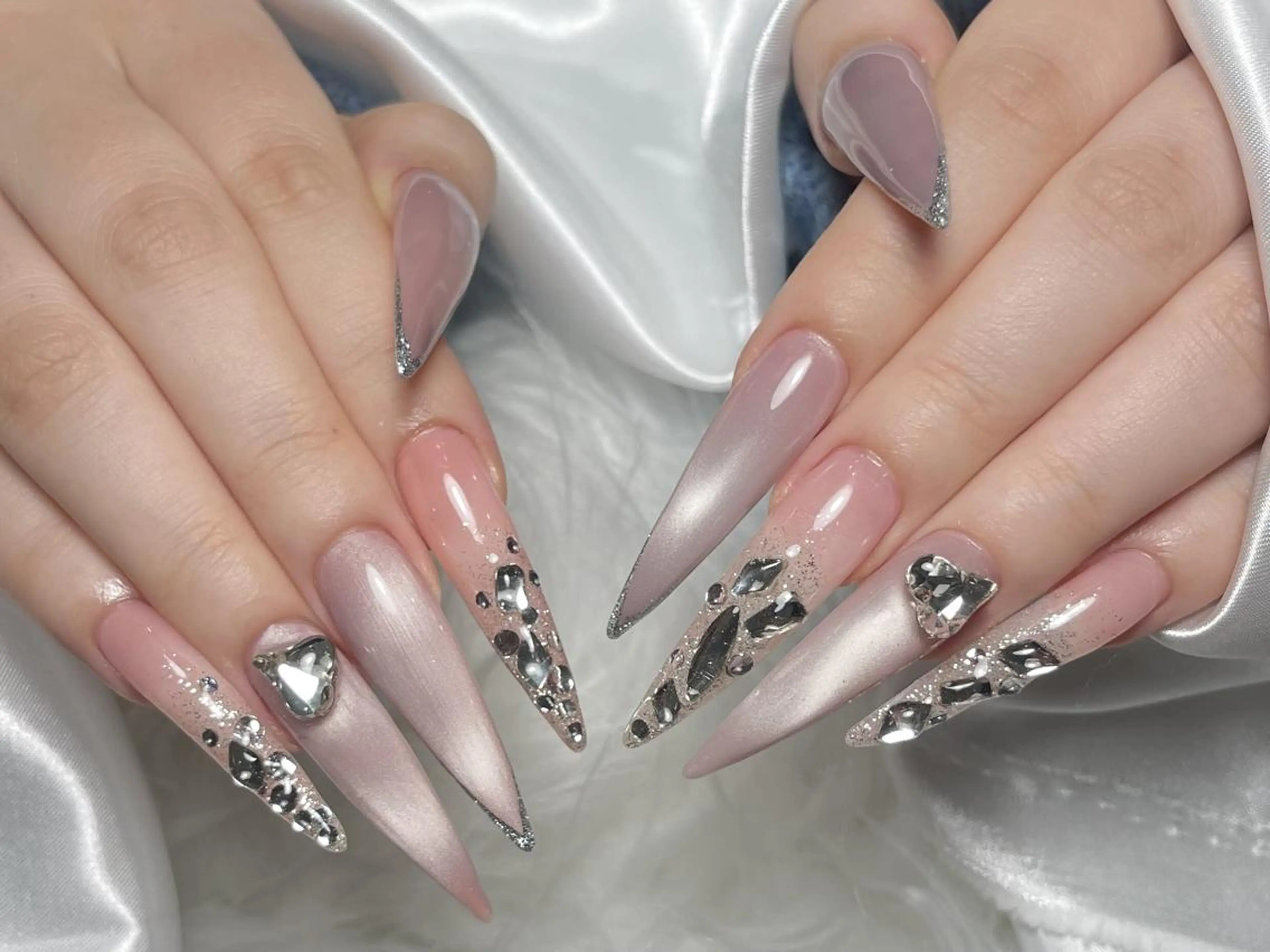 ネイル オーロラネイル 長さ出し フットネイル フレンチネイル ジェルネイル YUNA Belle Nail 池袋のネイルデザイン