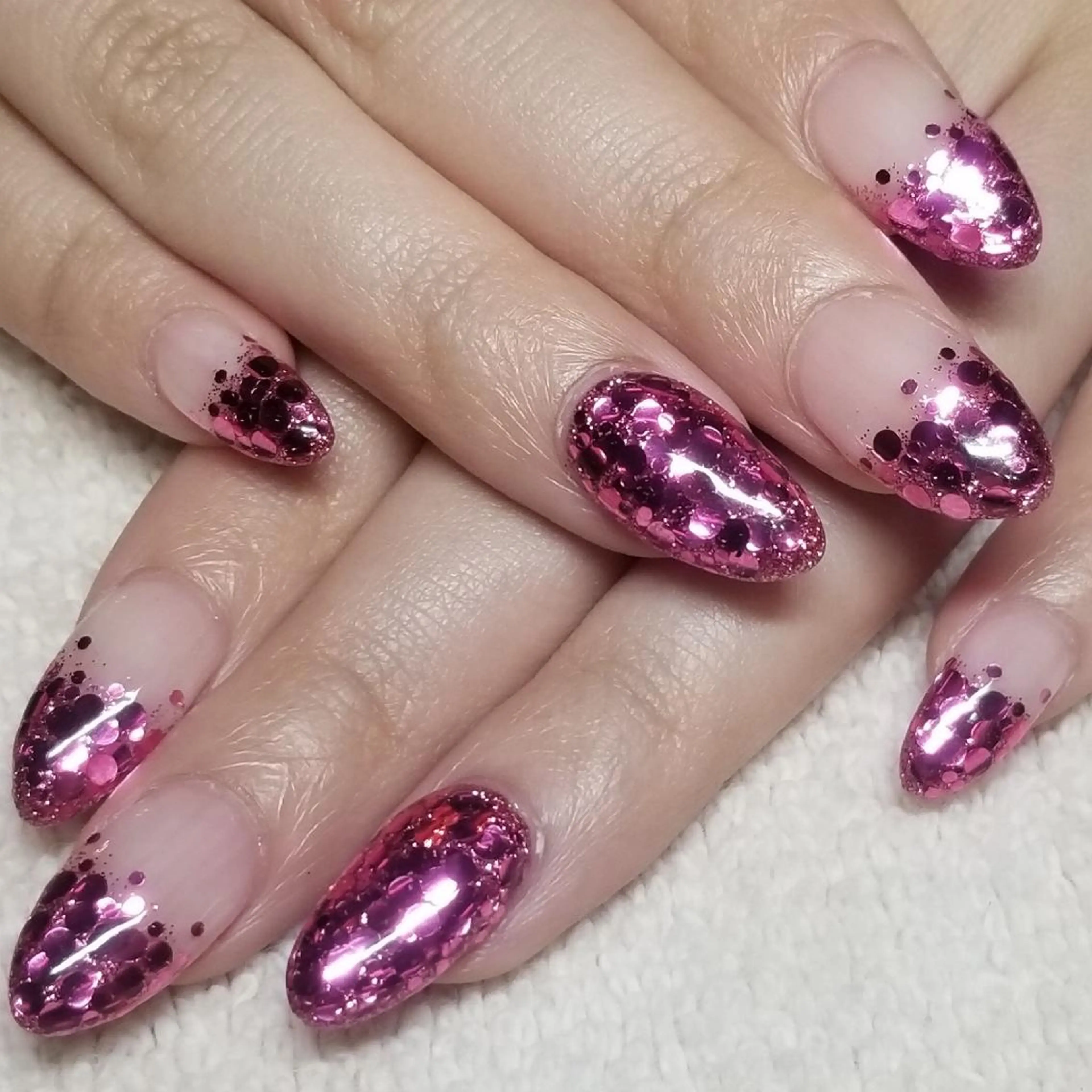 ネイル ホログラムネイル ラメ(グリッター) ミラーネイル ピンク ハンドネイル よしだ ひろきのネイルデザイン