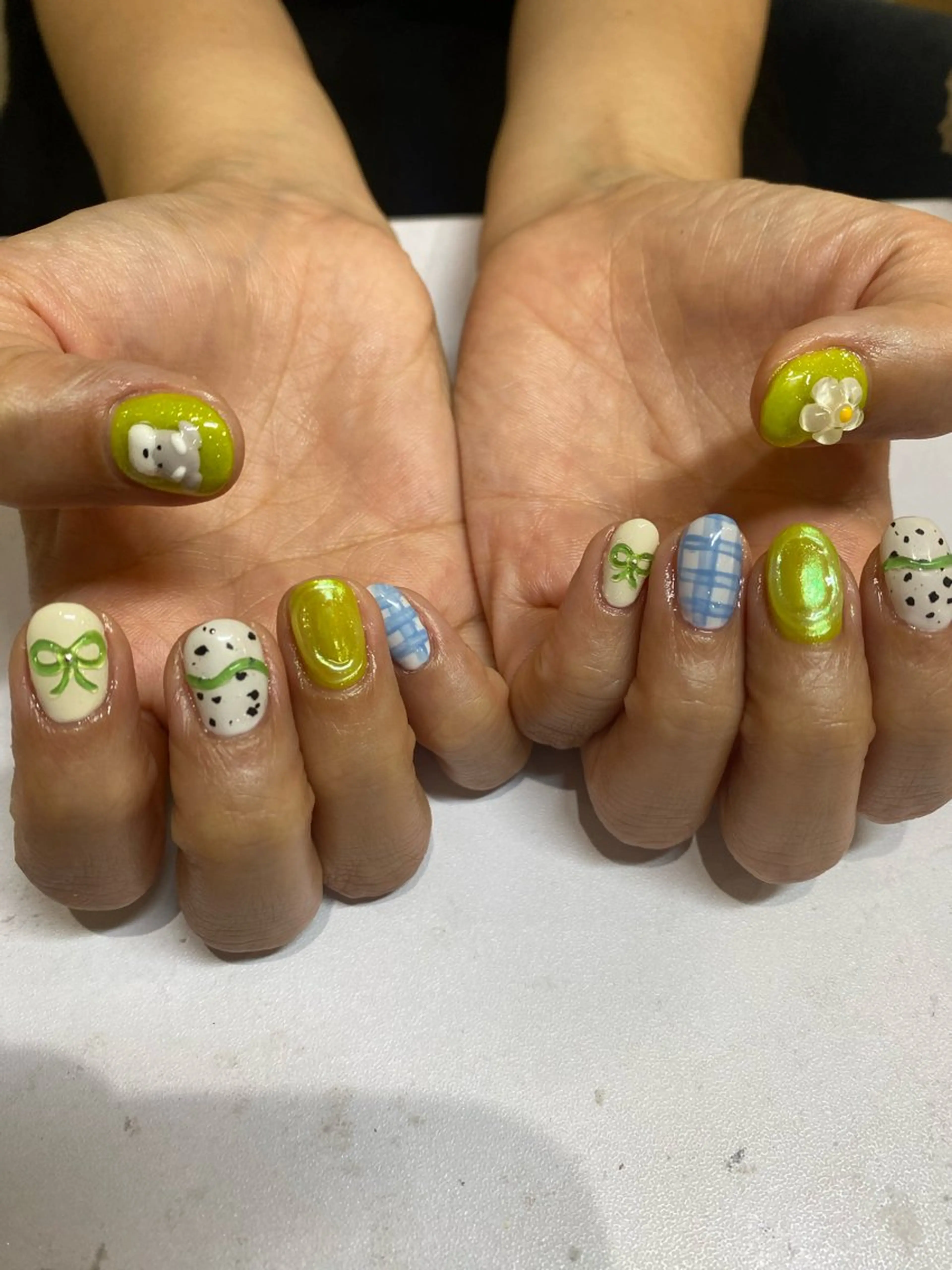 ネイル ハンドネイル 藤井 里緒奈のネイルデザイン