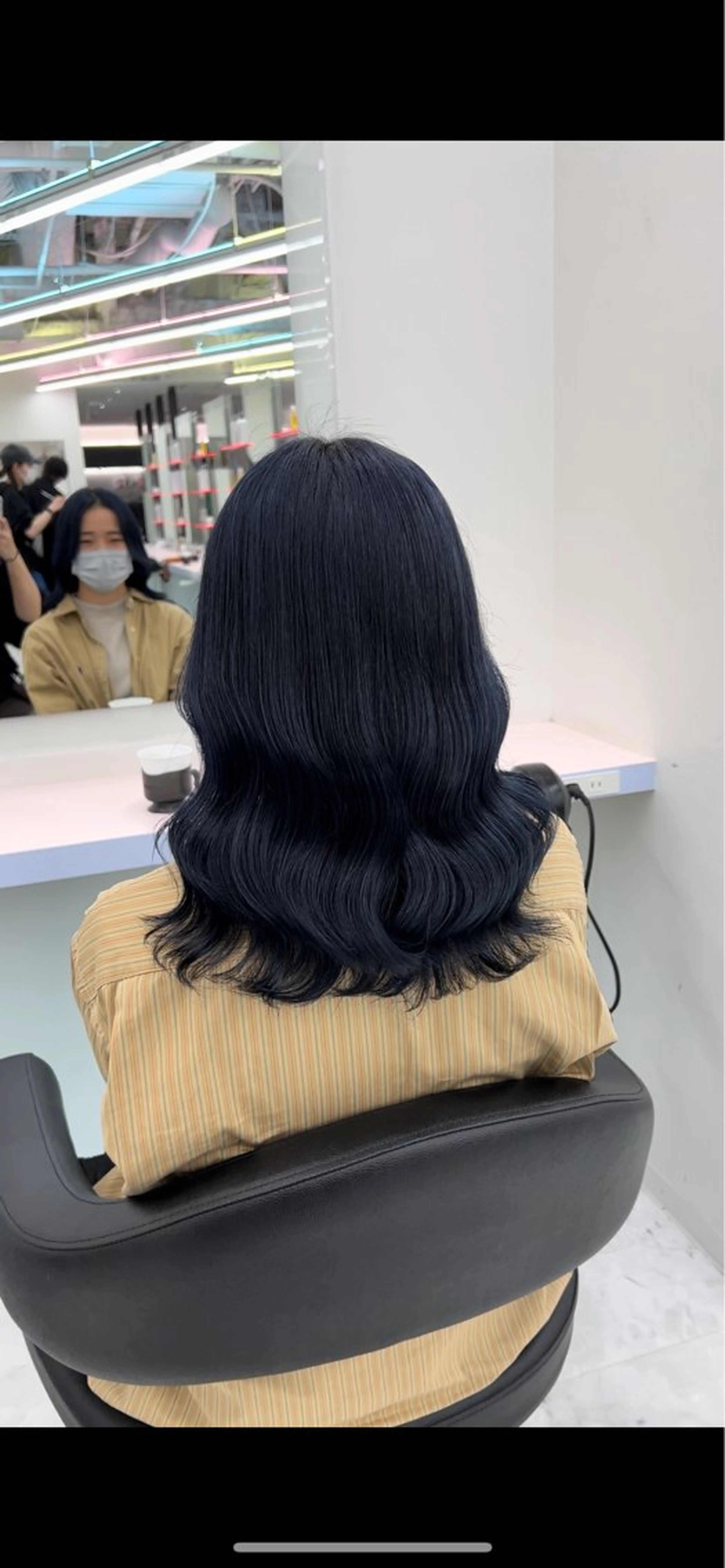 ミディアム カラー パーマ ヘアアレンジ 透明感ブリーチカラー 🌈TOMOHIROのヘアスタイル