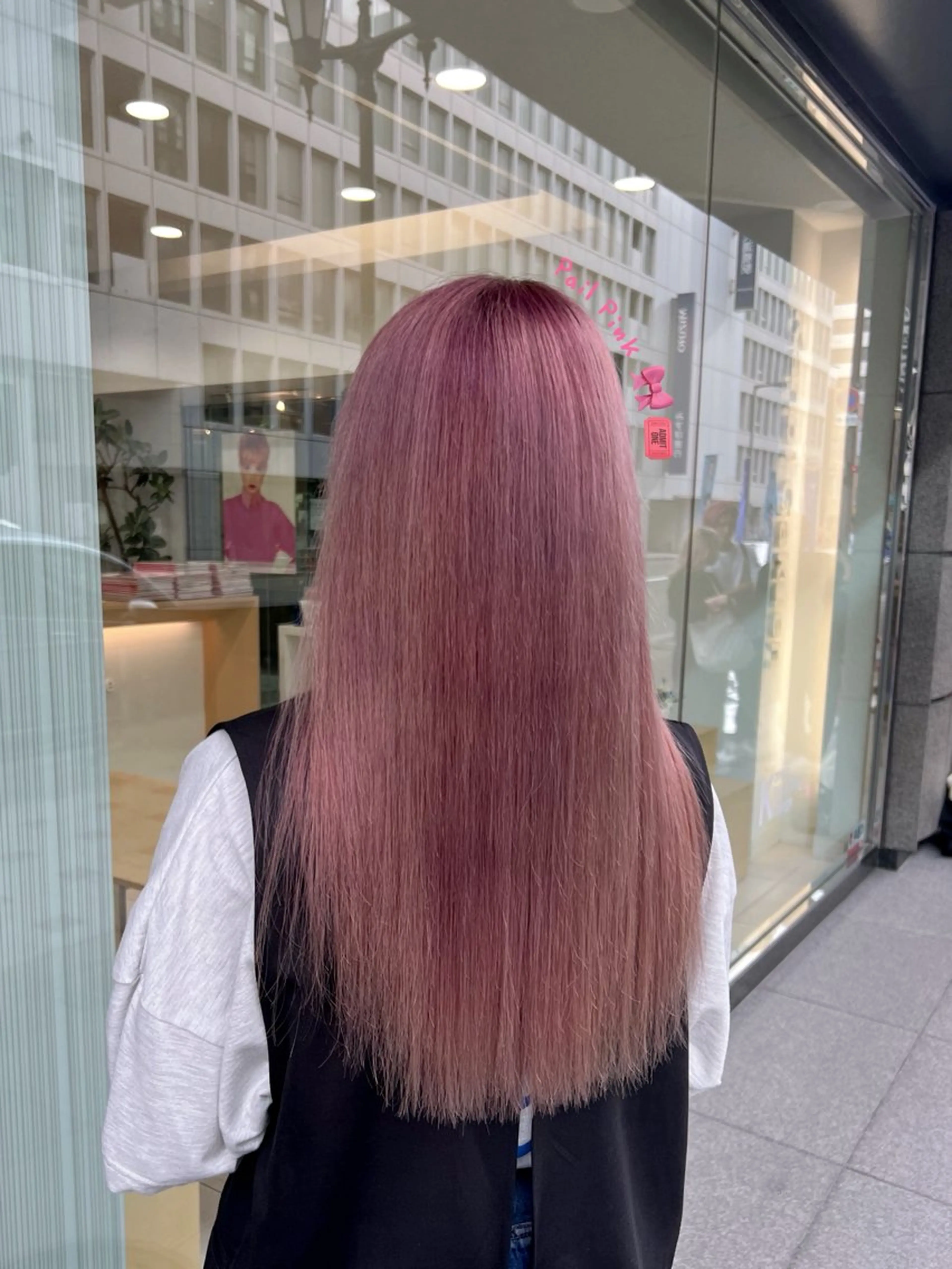 セミロング カラー ピンクカラー ヘアカラー 太田 愛理のヘアスタイル