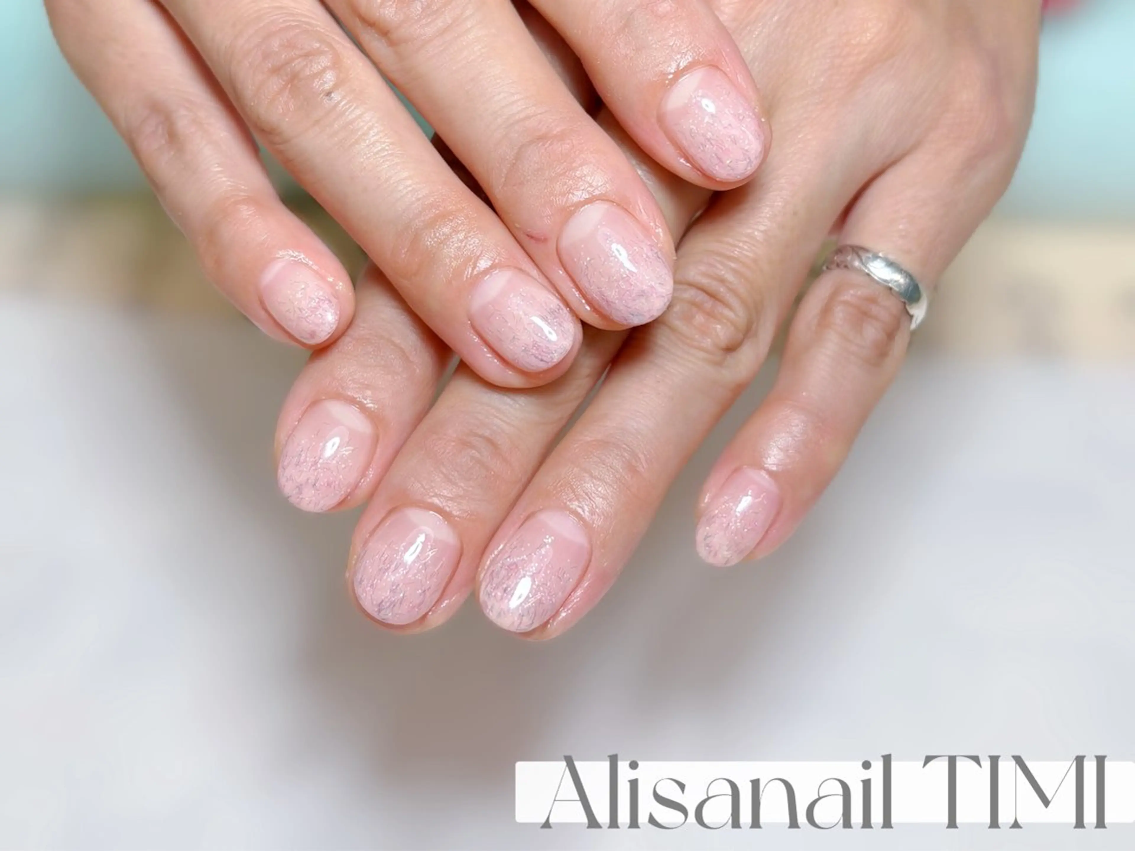 ネイル ラメ(グリッター) ラメグラデーション ハンドネイル Alisa nail Timiのネイルデザイン