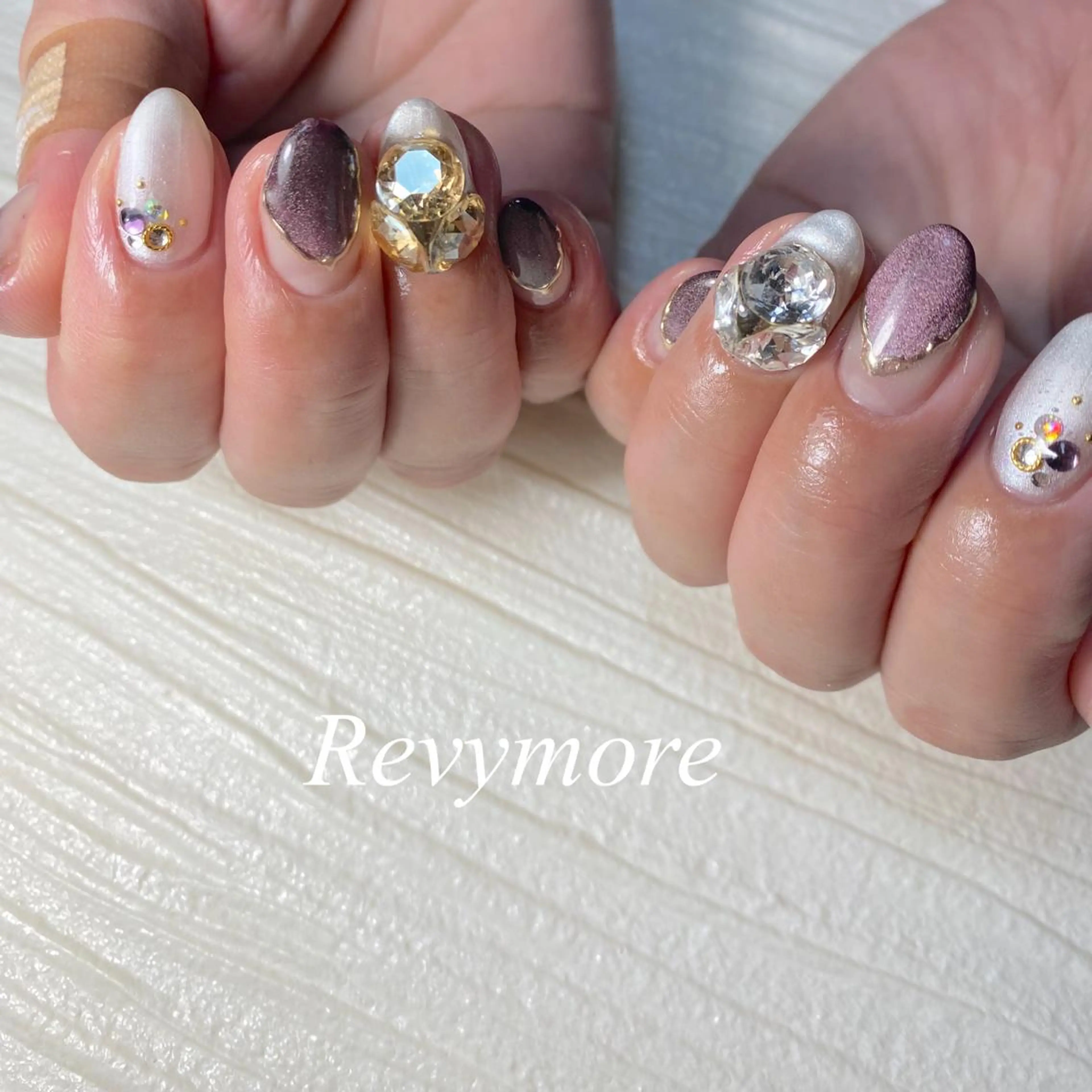 ミディアム ネイル ジェルネイル マグネットネイル ニュアンスネイル オフィスネイル シンプルネイル nail salon Revymore所属・nail salon Revymoreのネイルデザイン