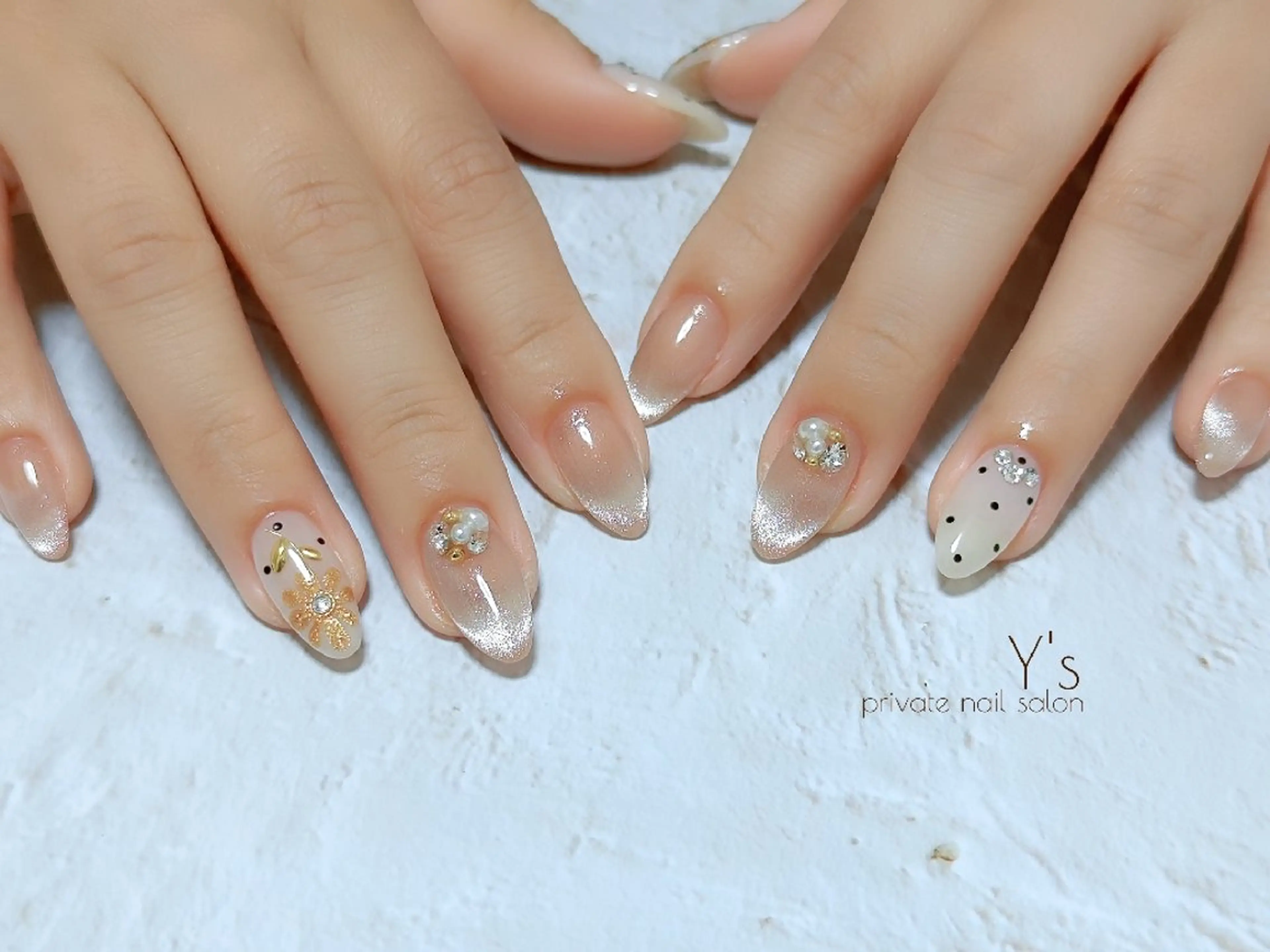 ネイル ハンドネイル YUMI NAGAI  のネイルデザイン