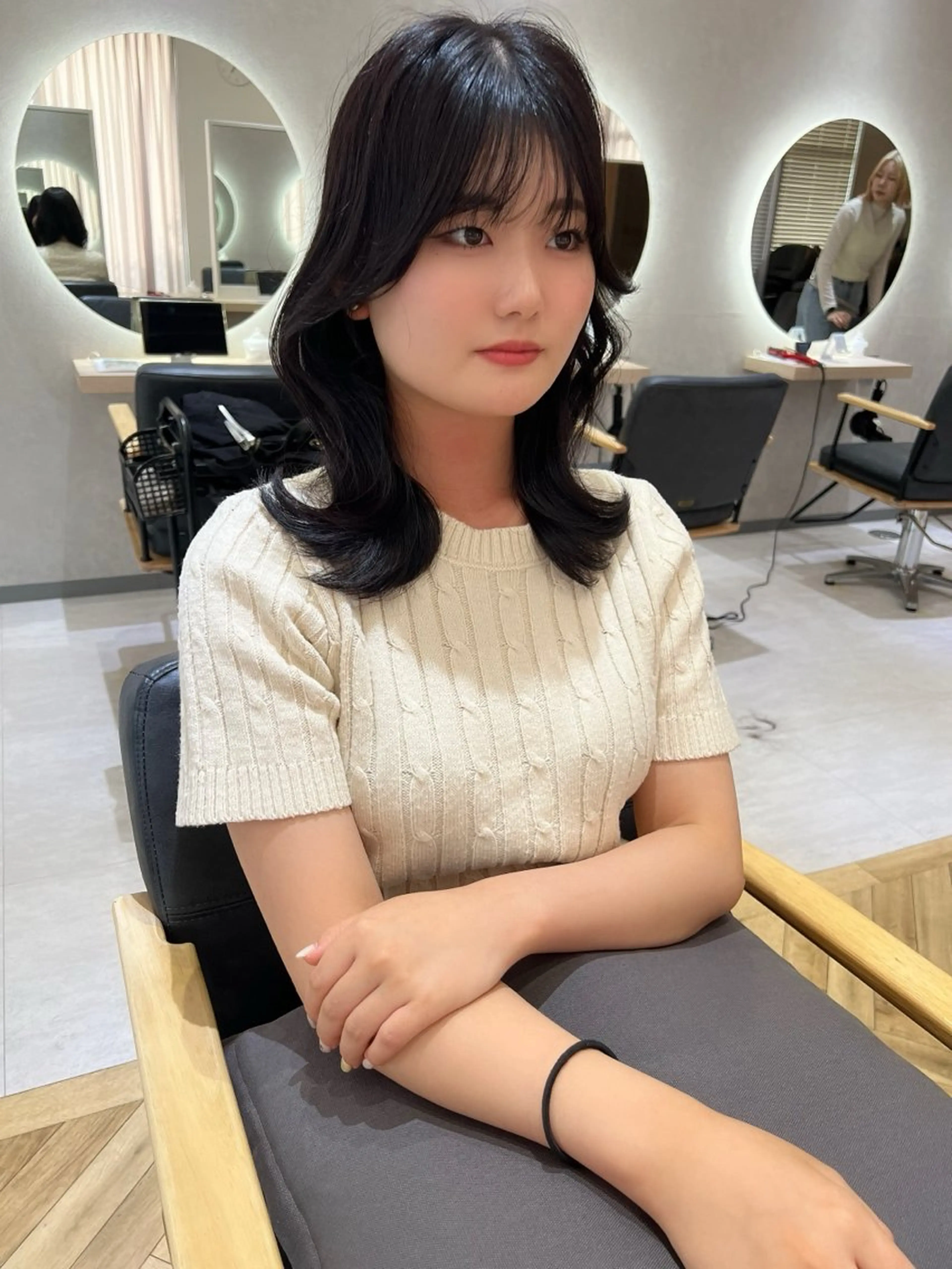 ミディアム カラー ベージュカラー グレージュ インナーカラー ミルクティーベージュ 顔まわりレイヤー カット ヘアカラー トリートメント 韓国🇰🇷レイヤー 映える顔周り🩷のヘアスタイル