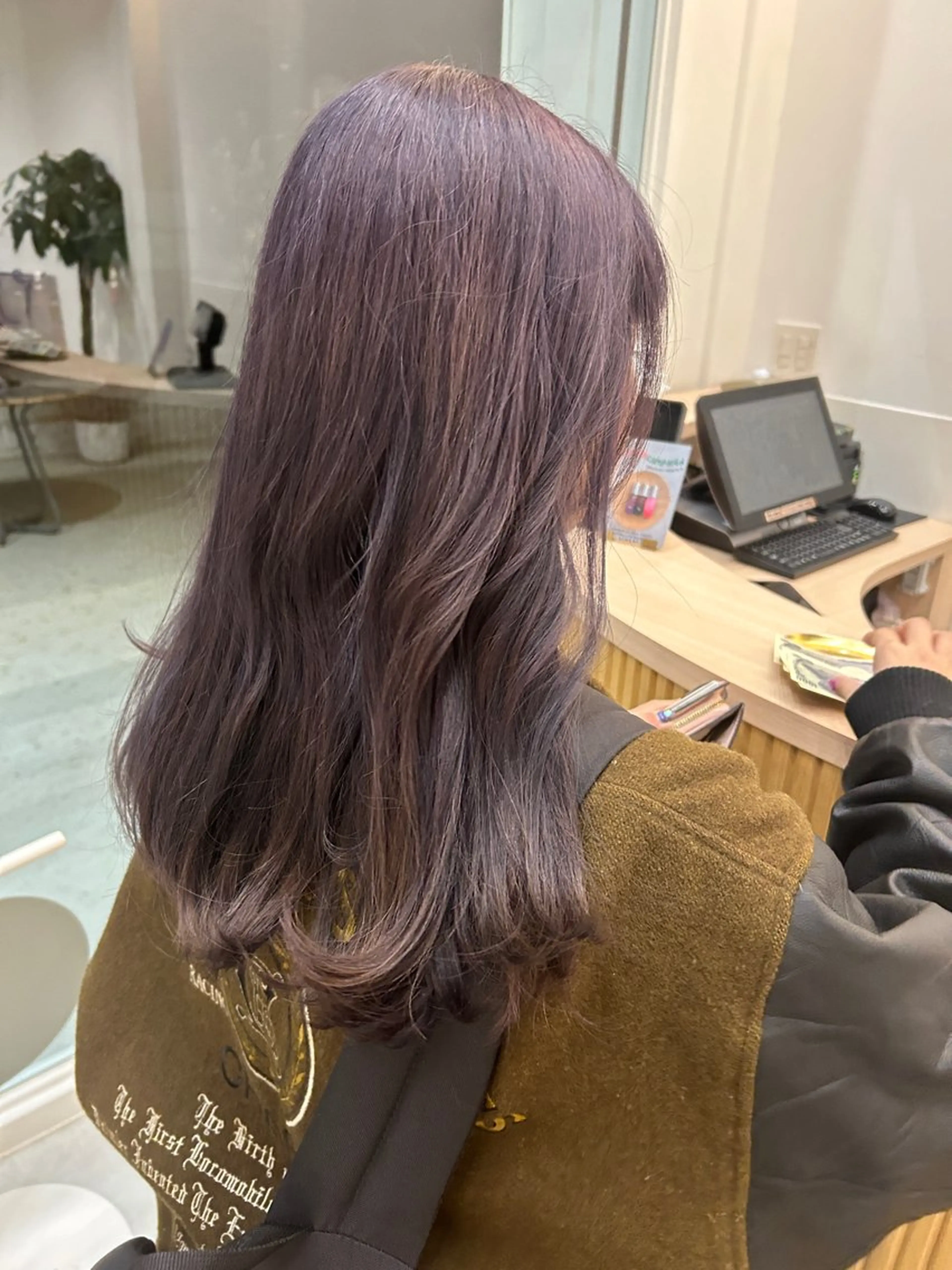 ロング カラー ブリーチ パープルカラー 纐纈 大和のヘアスタイル
