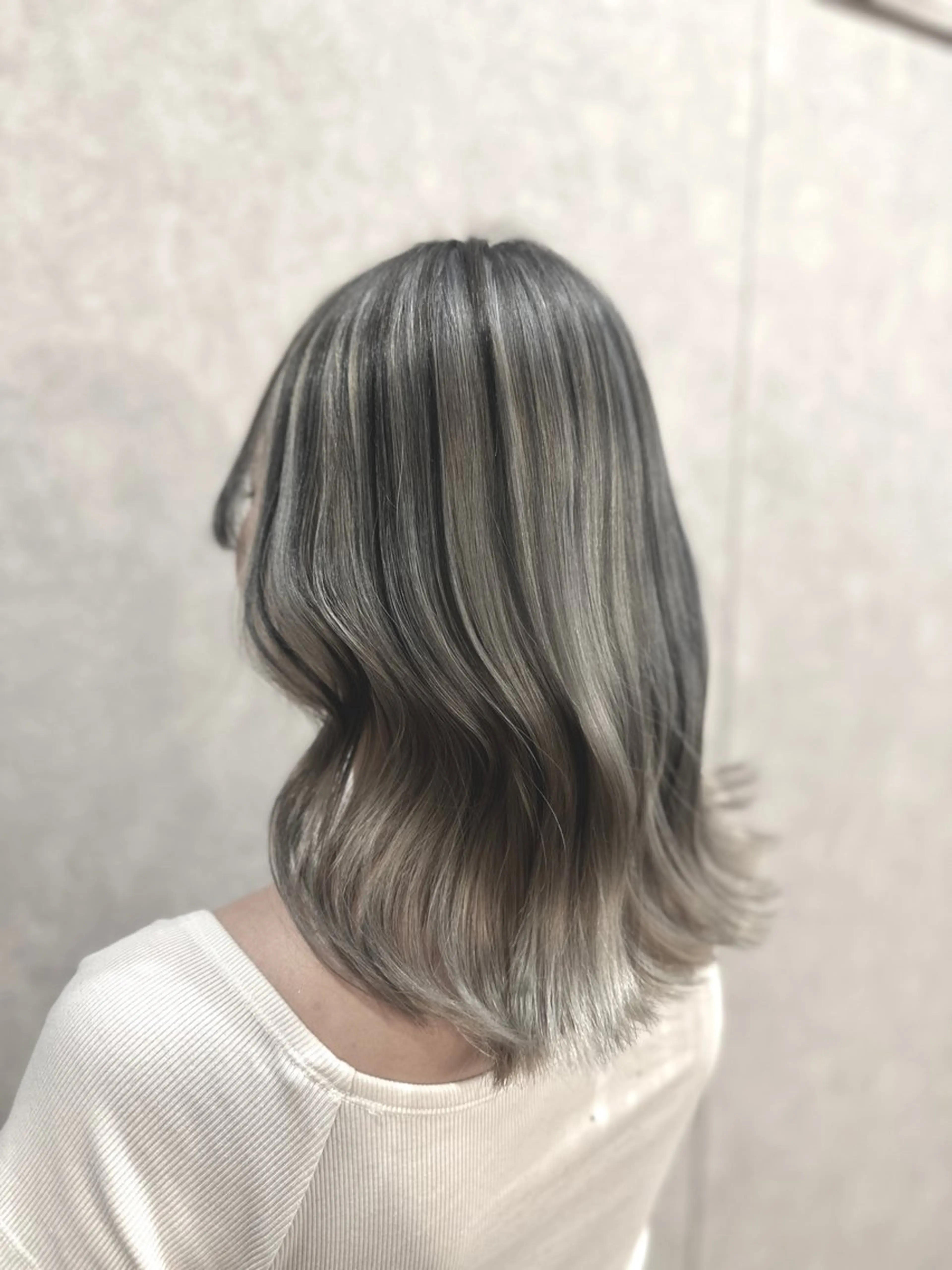 カラー デザインカラー ailes所属・R ／うる艶カラーのヘアスタイル