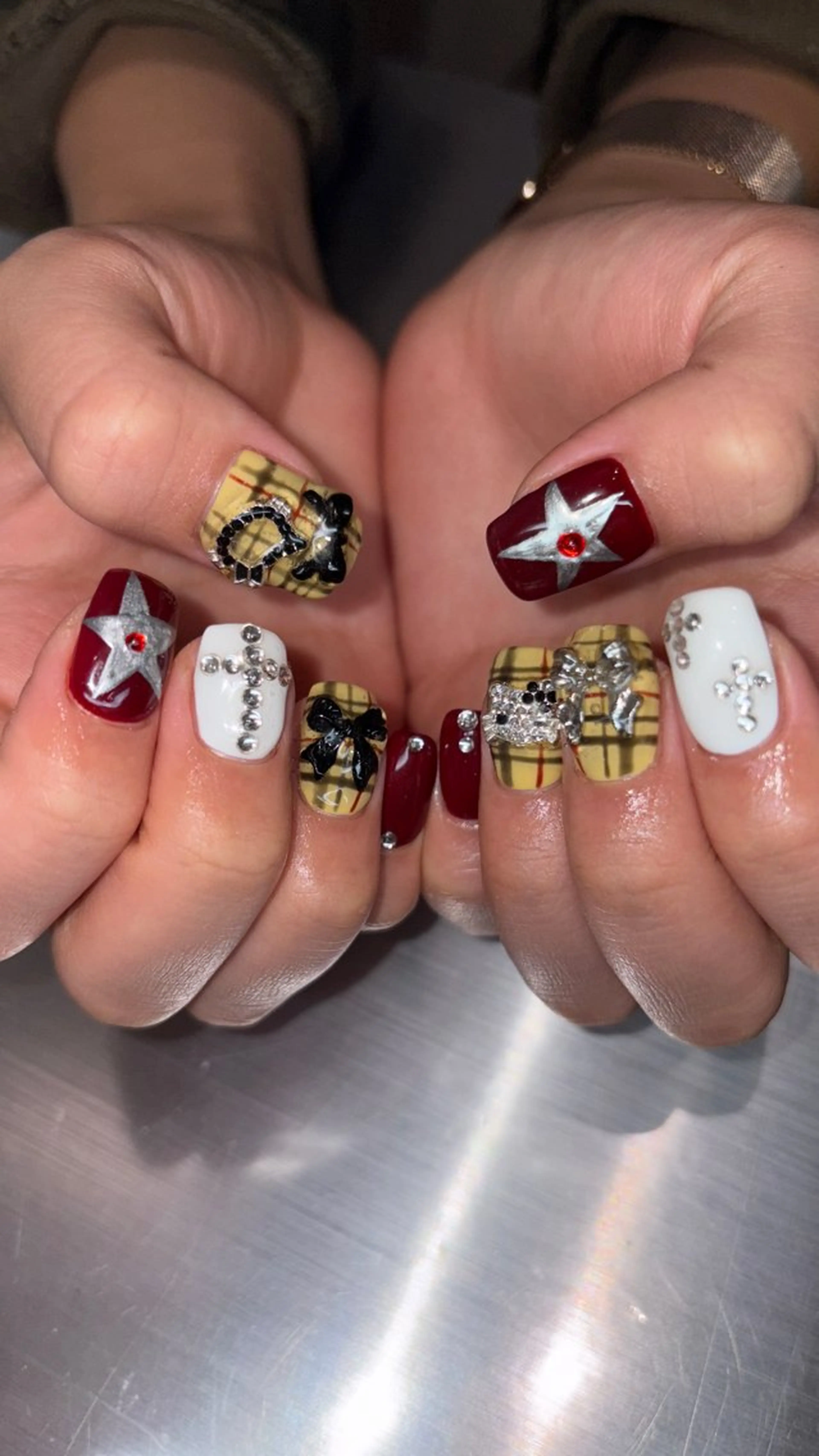 ネイル ハンドネイル ハンドケア 👽個性派ネイル🎀 komachiのマツエク・マツパデザイン