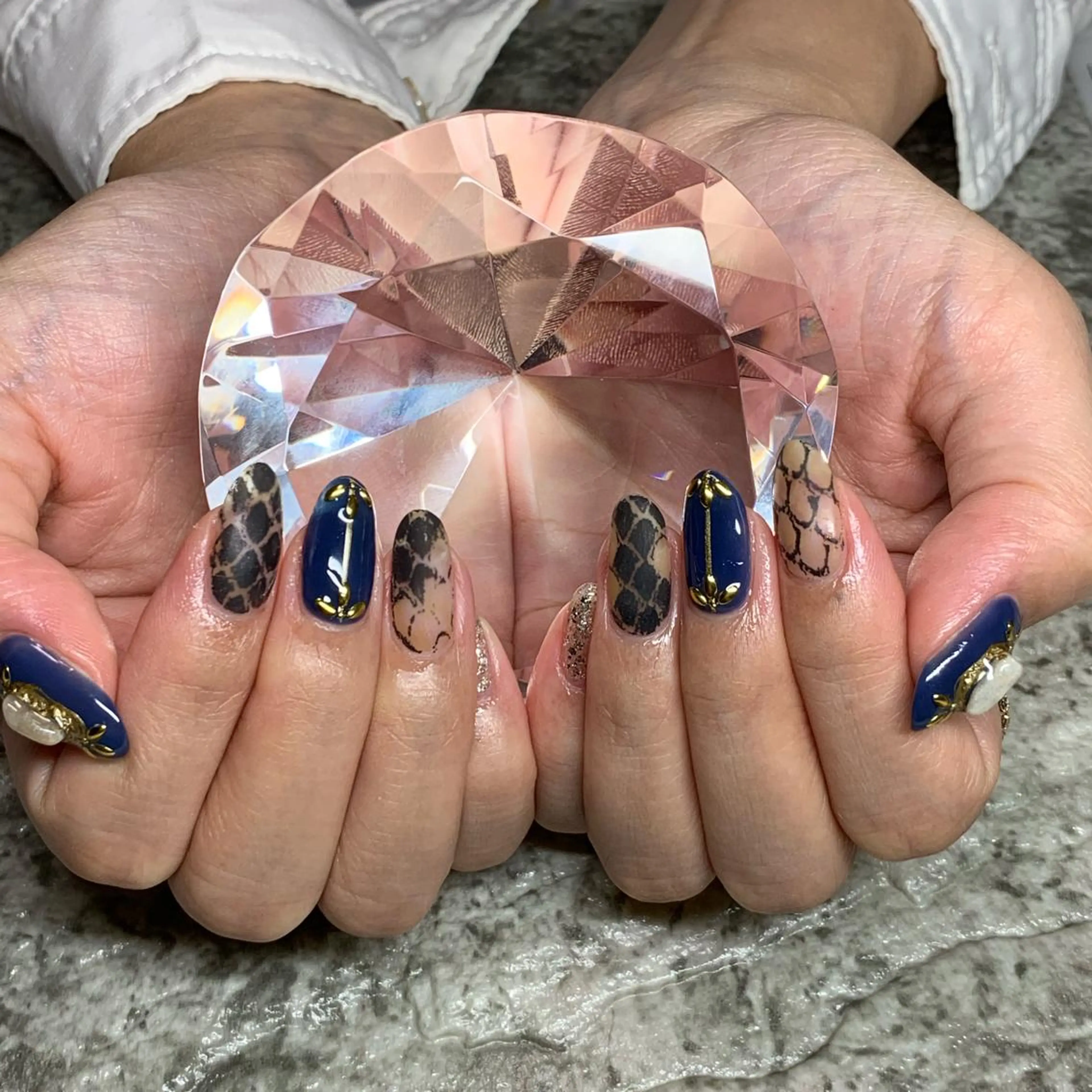 ネイル RuxuryNail ／RiAnnaのネイルデザイン