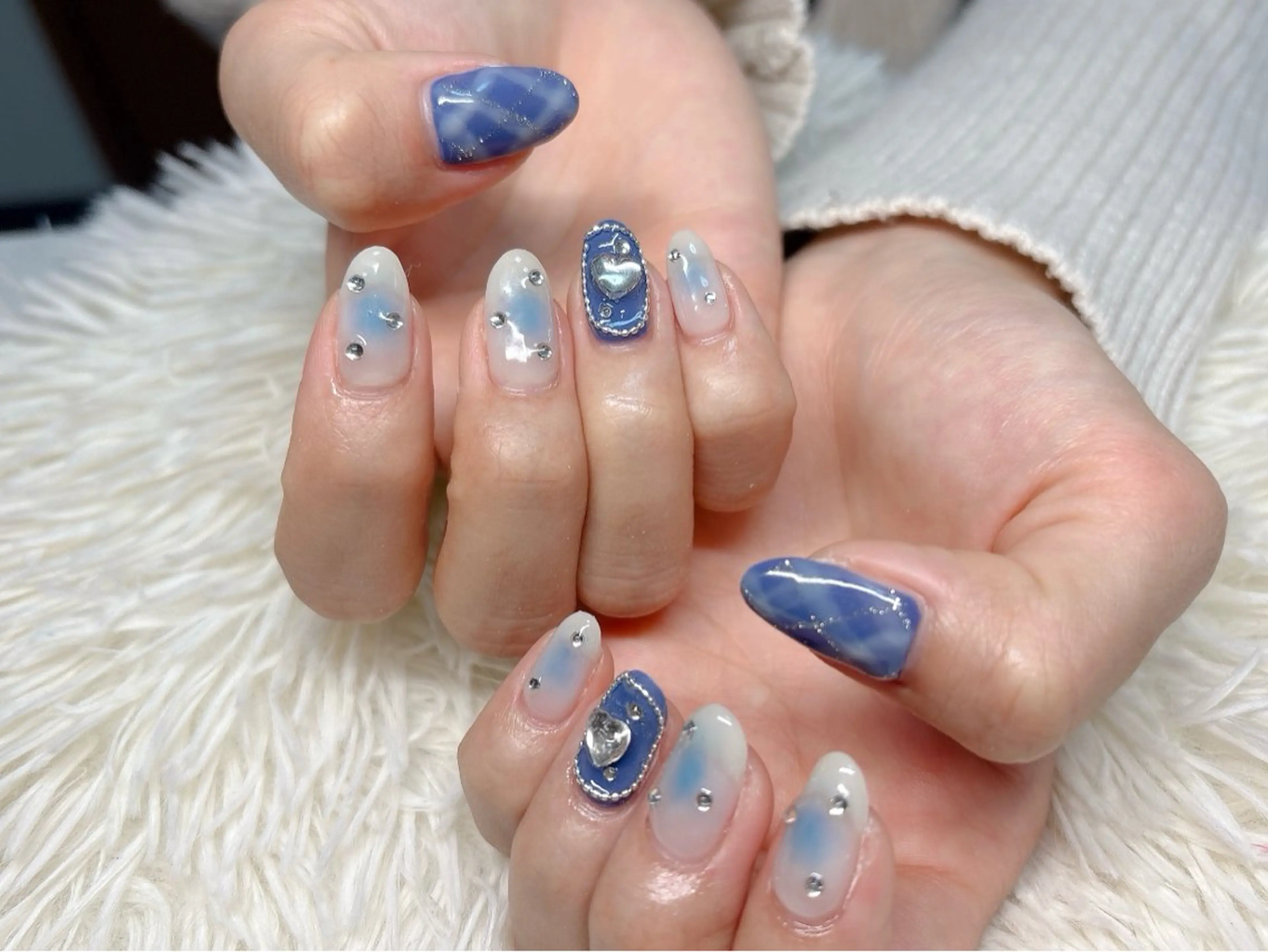 ネイル ハンドネイル パッチリオメメ Lianaのネイルデザイン