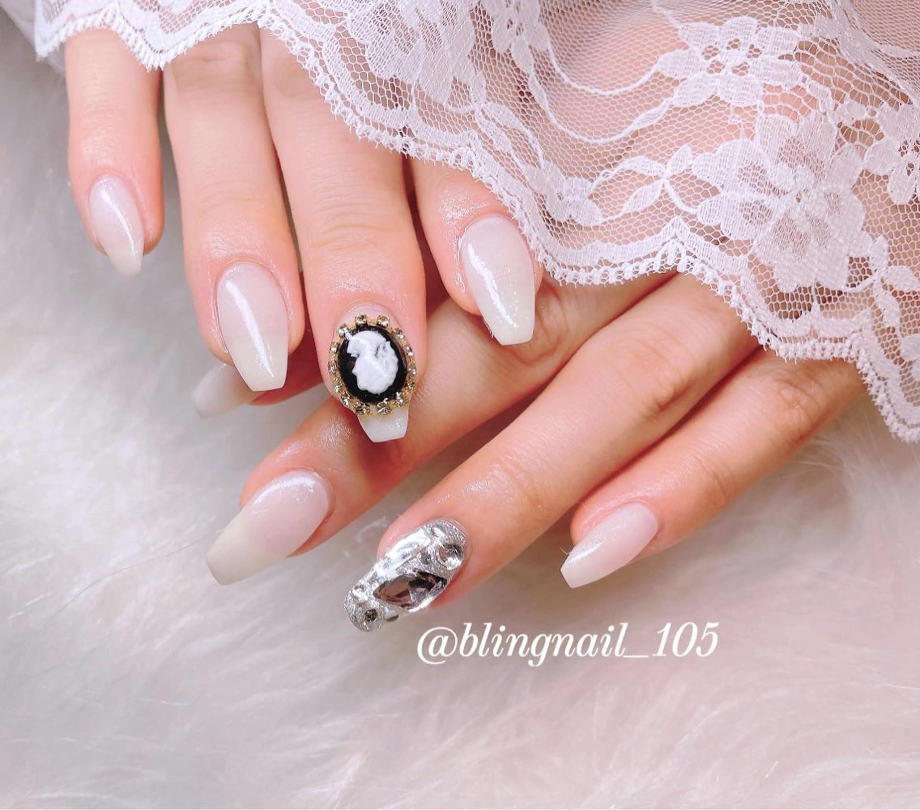 ネイル 23時まで❤︎韓国、 ワンホンネイルのネイルデザイン