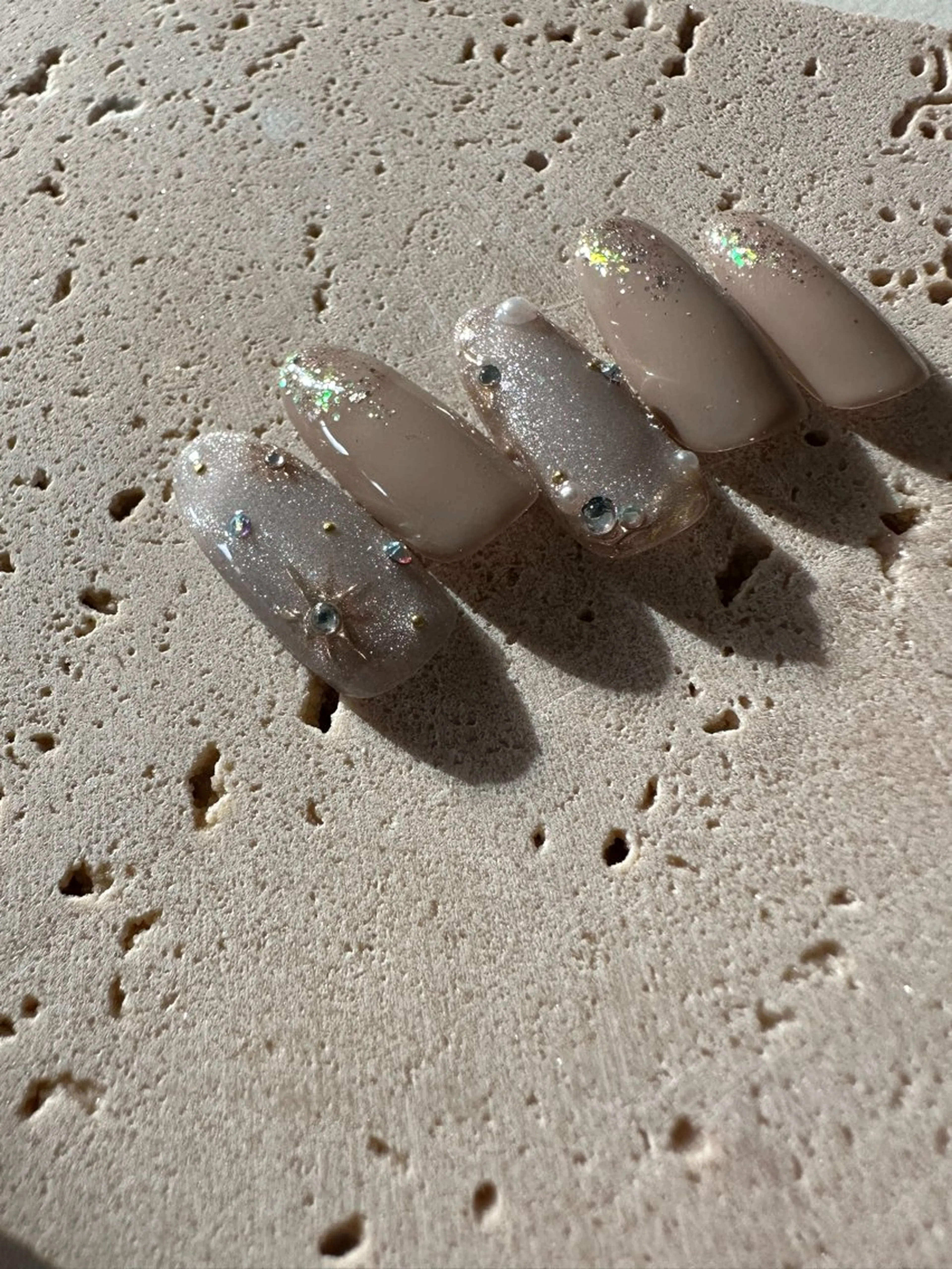 ネイル キラキラネイル マグネットネイル 冬ネイル クリスマス nailroom Anmie.のネイルデザイン