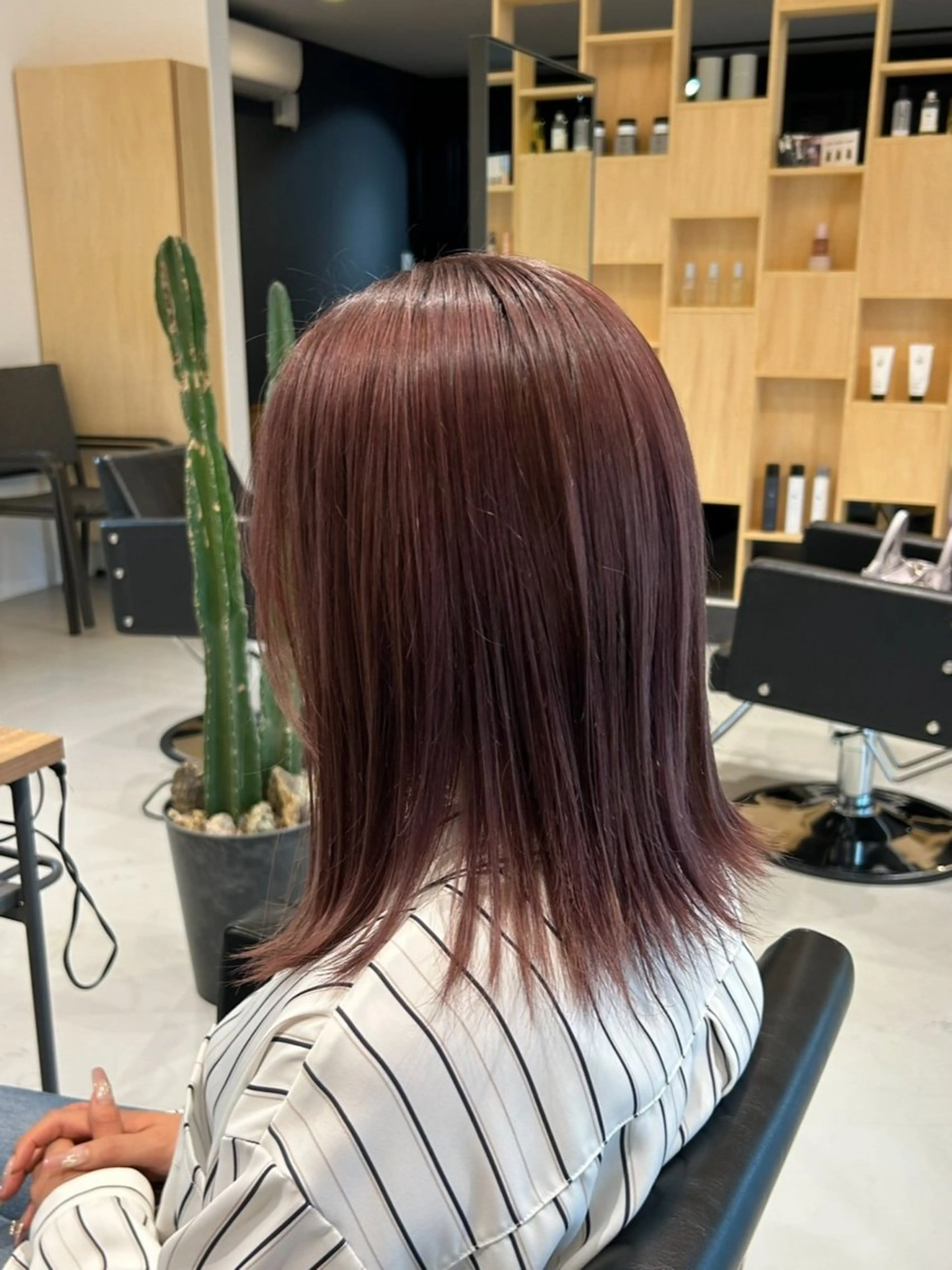 セミロング 滑川 吏音のヘアスタイル