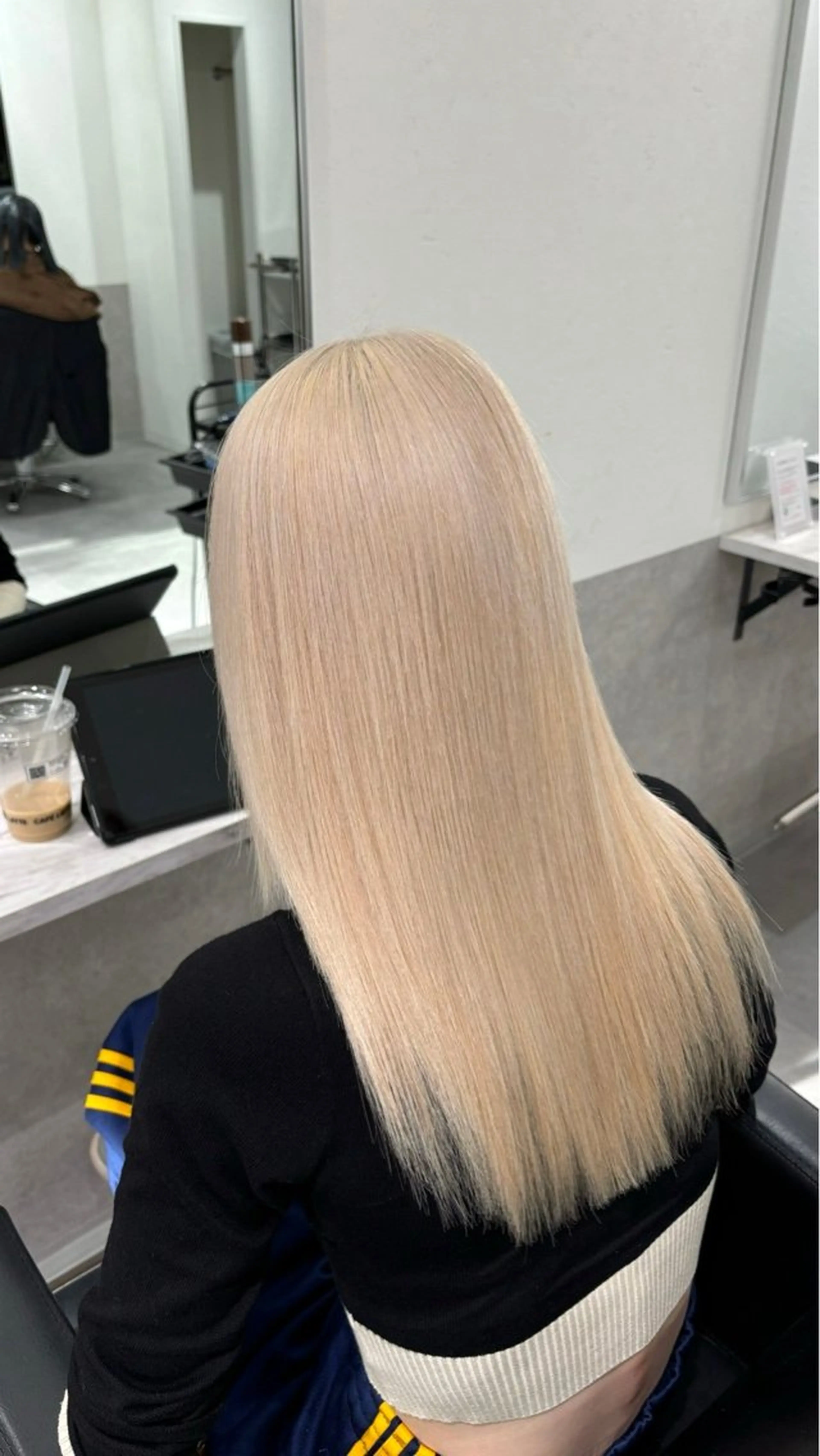 カラー 抜きっぱなしブロンド ブロンド ヘアカラー CIERA 南船場所属・Hina‪🔆‬ CIERA南船場のヘアスタイル