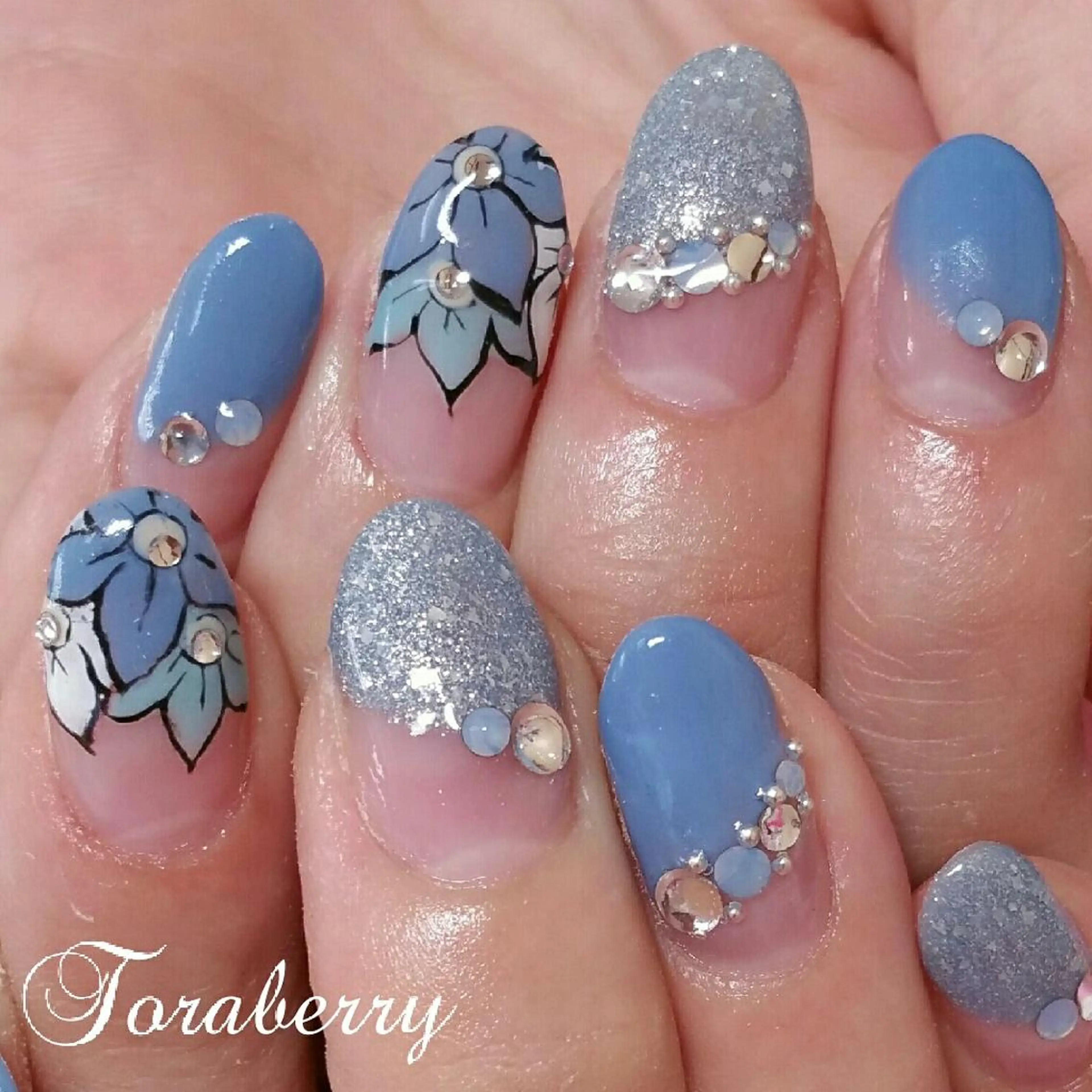 ネイル フレンチネイル ネイリスト なつみのネイルデザイン