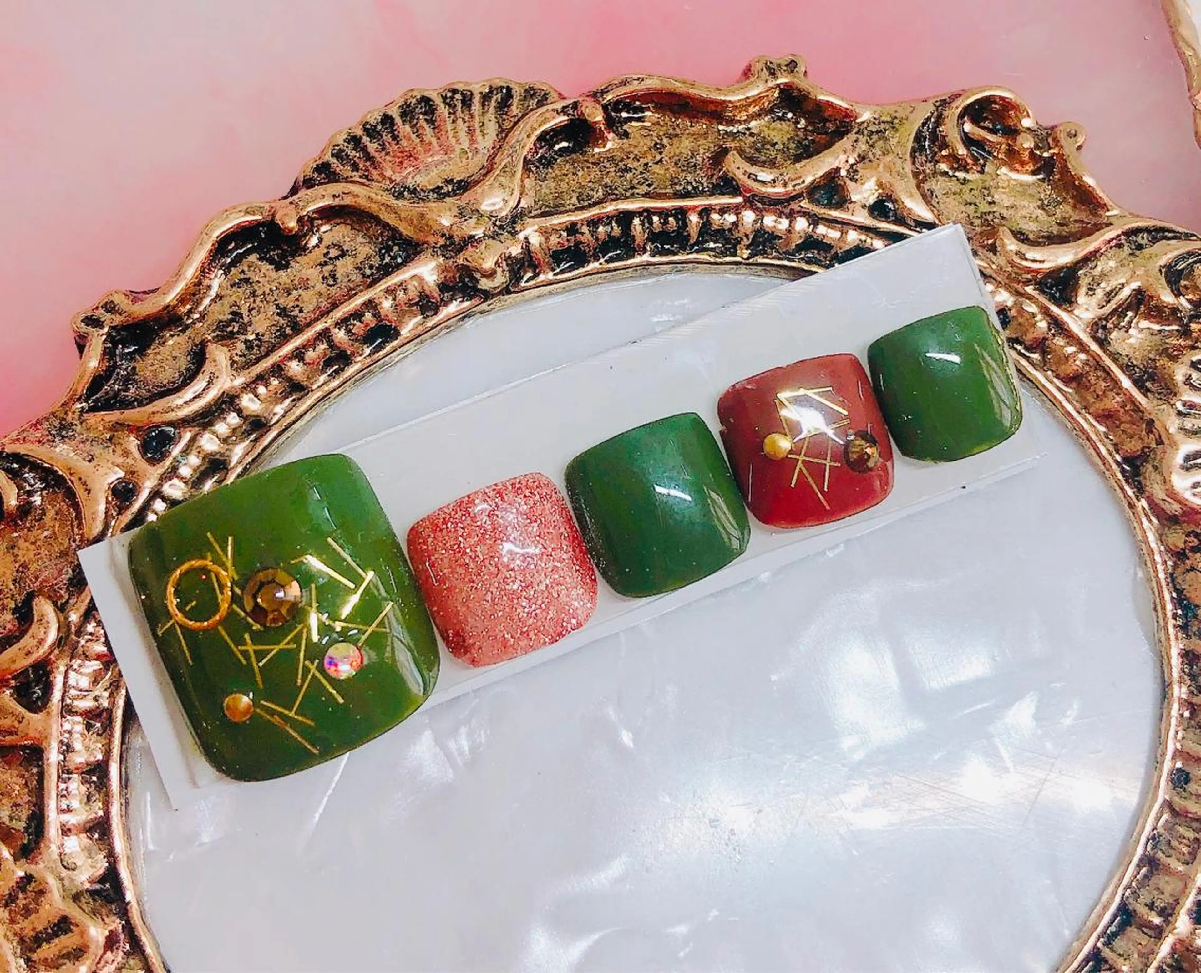 ネイル フットネイル フットネイル CROWN プライベートサロンのネイルデザイン